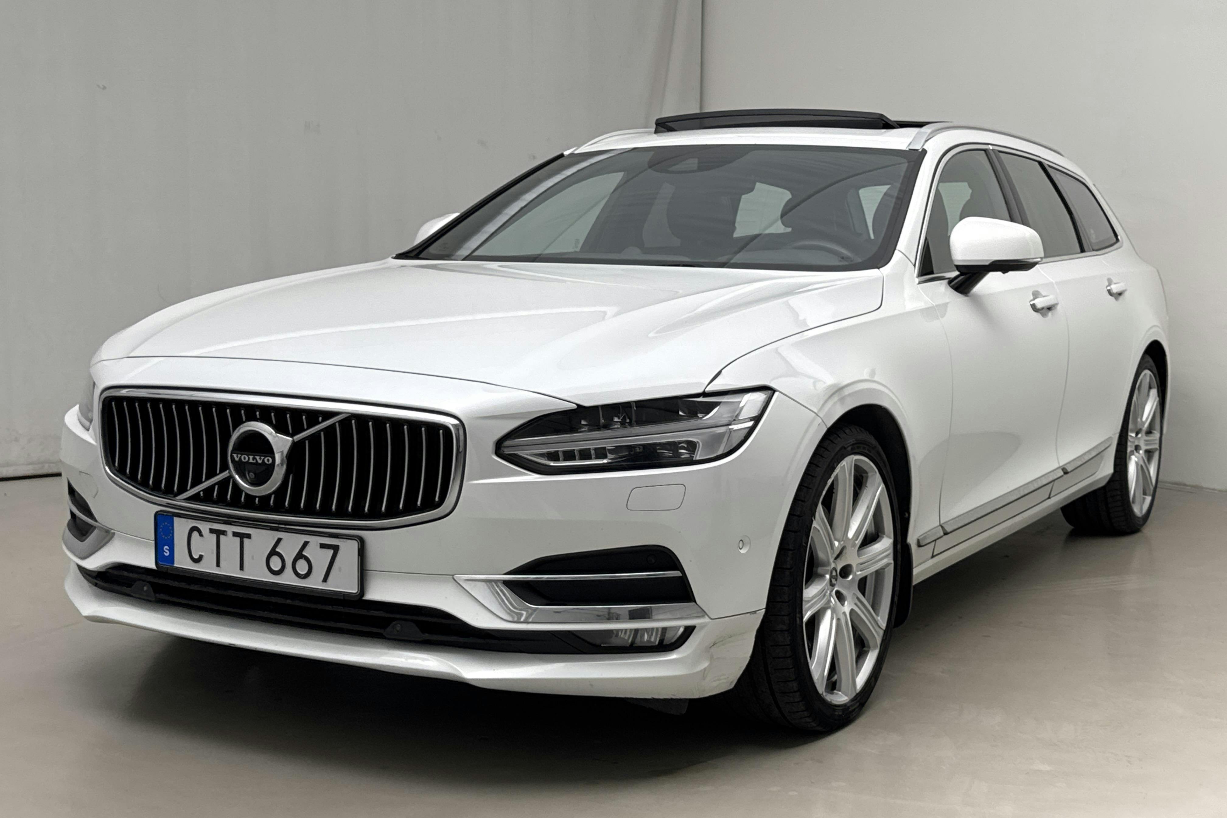 Volvo V90 D5 AWD (235hk) - 166 610 km - Automatic - white - 2017