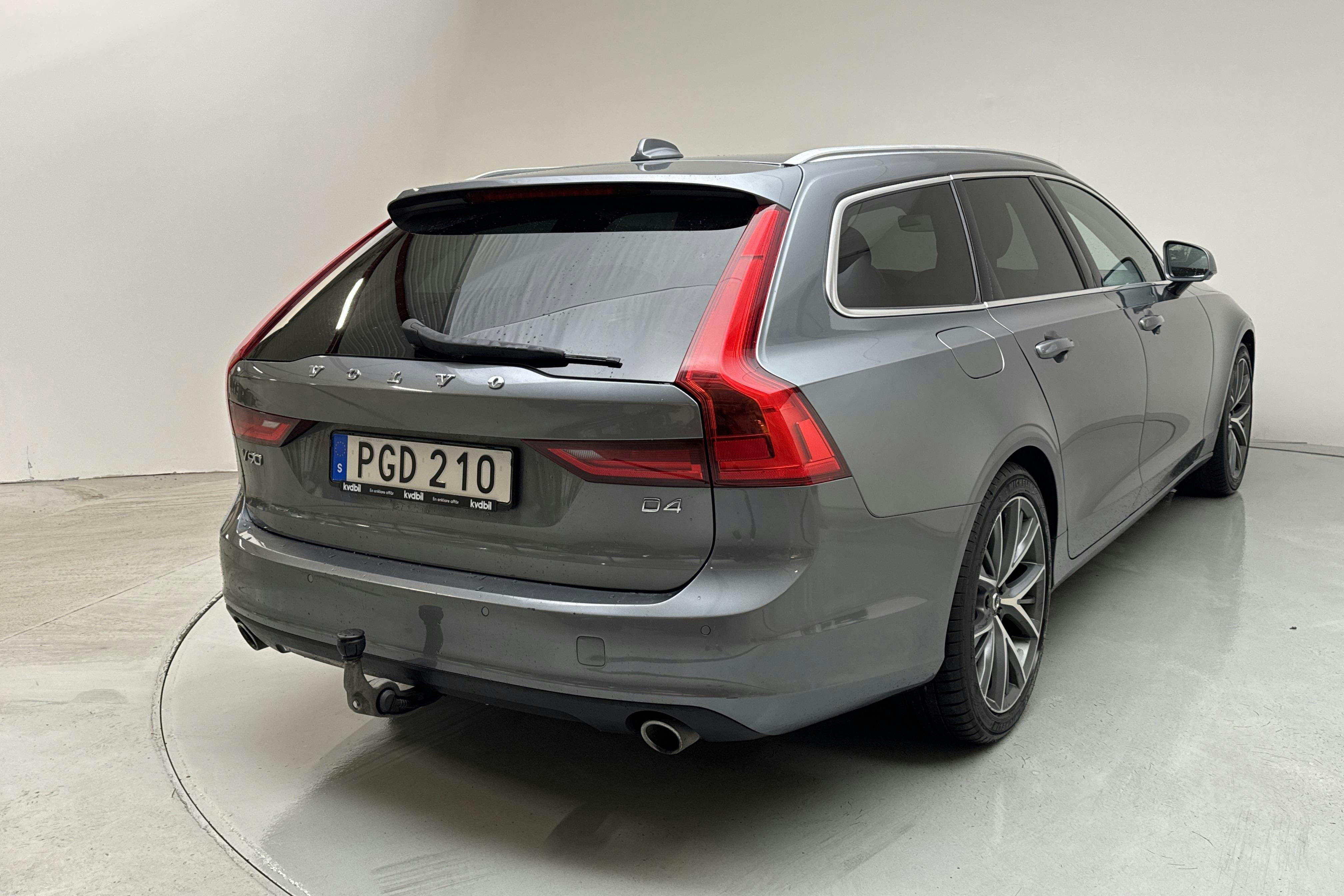 Volvo V90 D4 (190hk) - 14 338 mil - Manuell - grå - 2017
