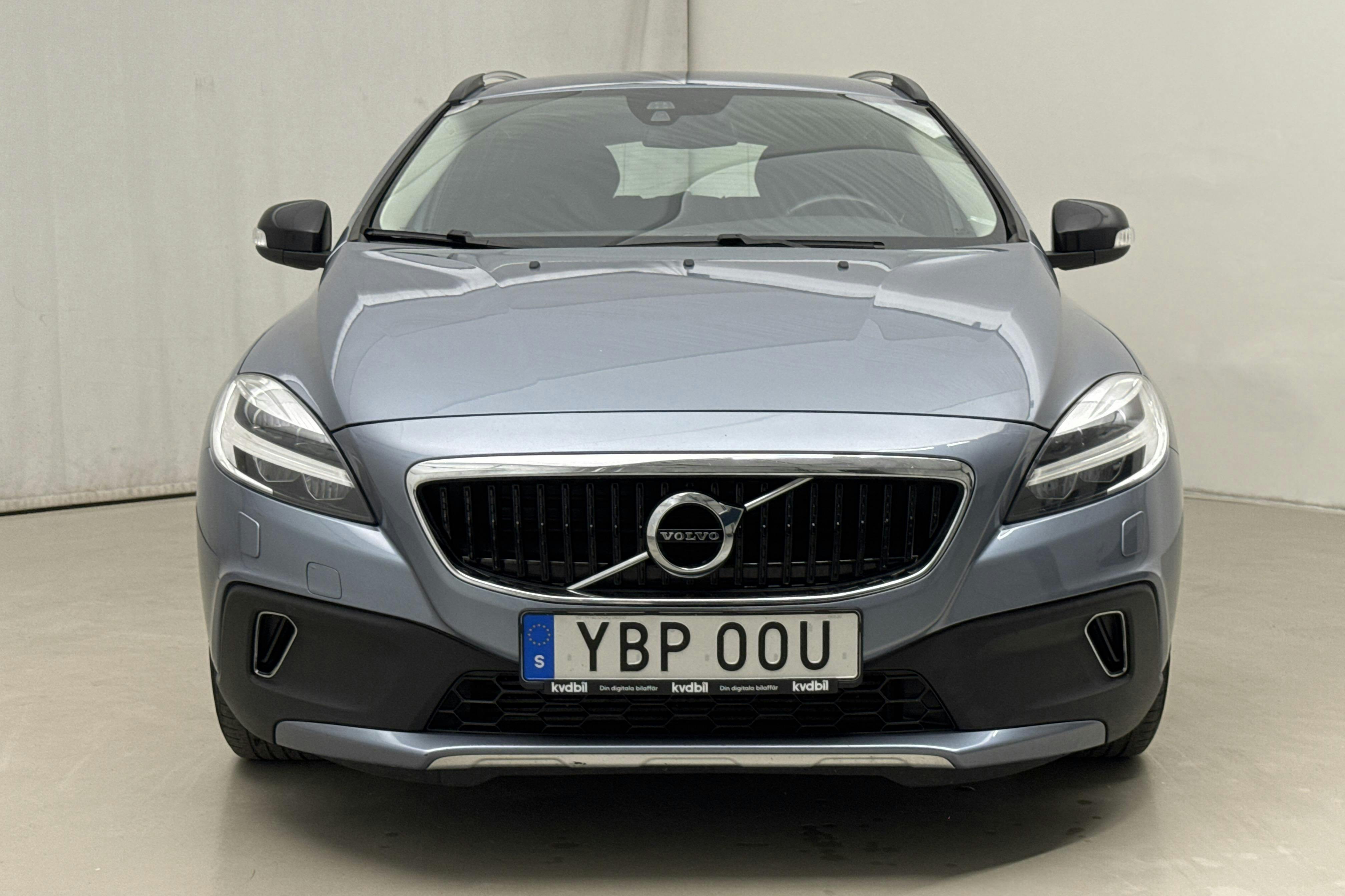 Volvo V40 Cross Country T3 (152hk) - 9 334 mil - Automat - Light Blue - 2019