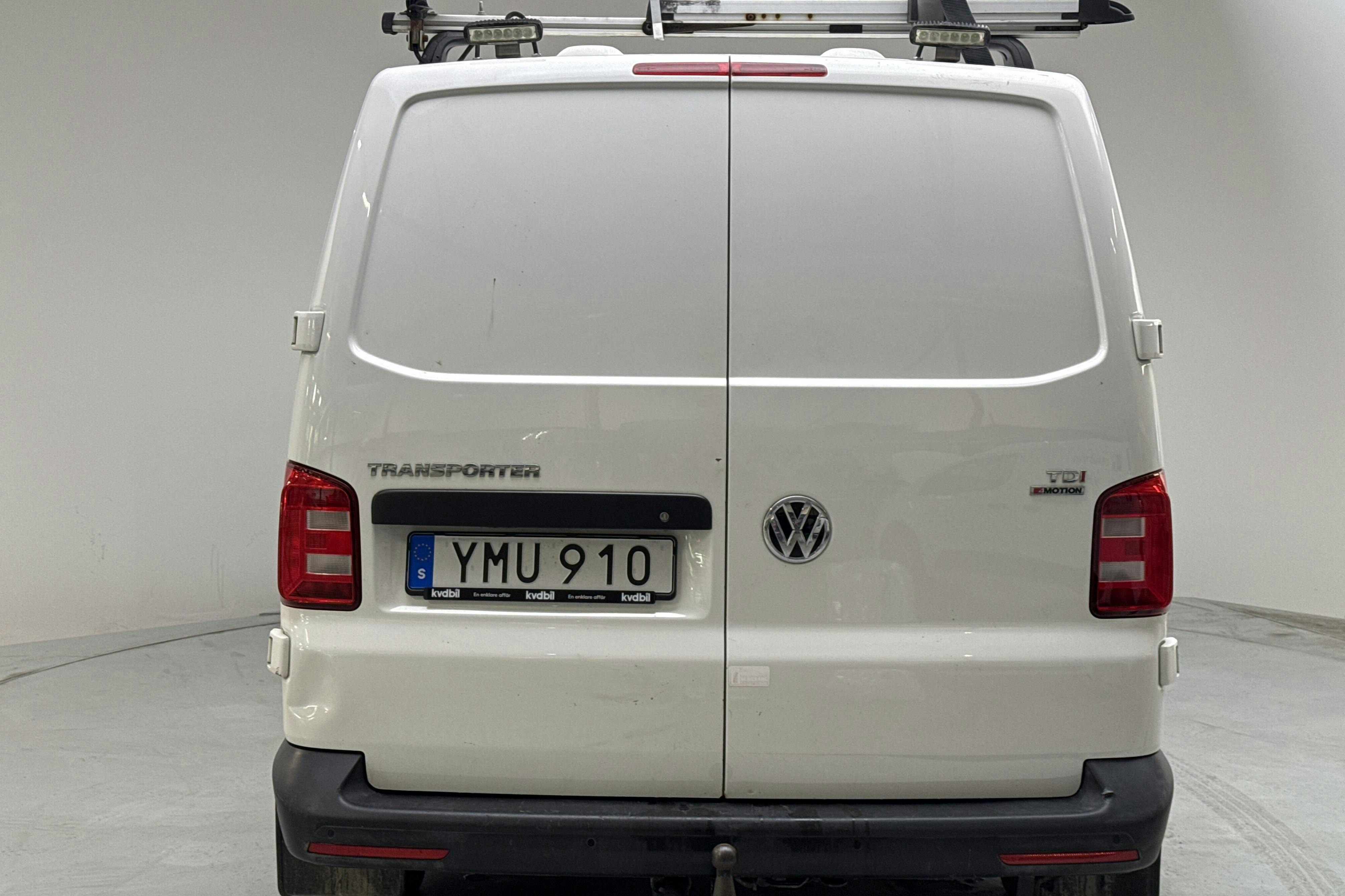 VW Transporter T6 2.0 TDI BMT Skåp 4MOTION (150hk) - 19 334 mil - Manuell - vit - 2018