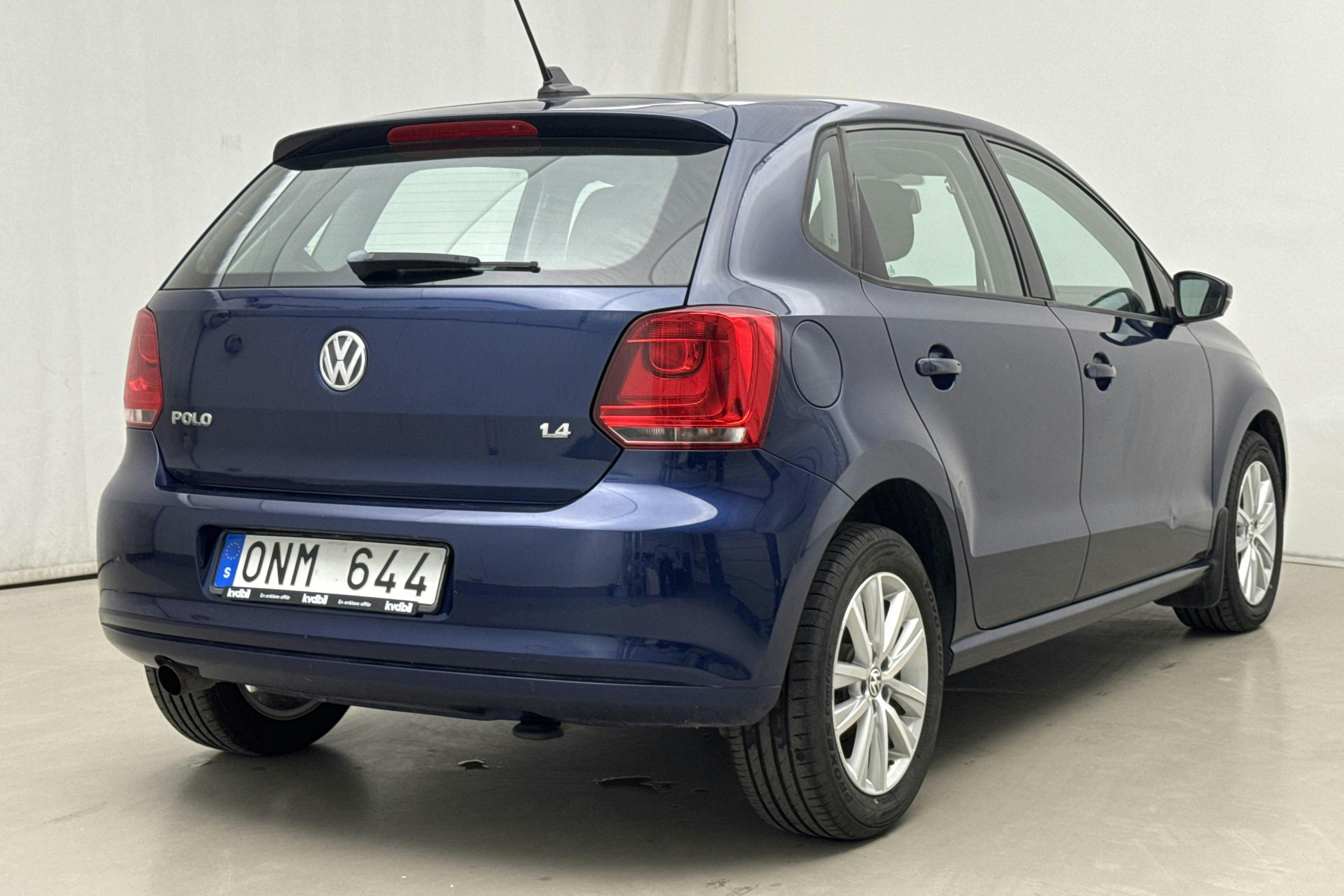 VW Polo 1.4 5dr (85hk) - 9 299 mil - Manuell - Dark Blue - 2014