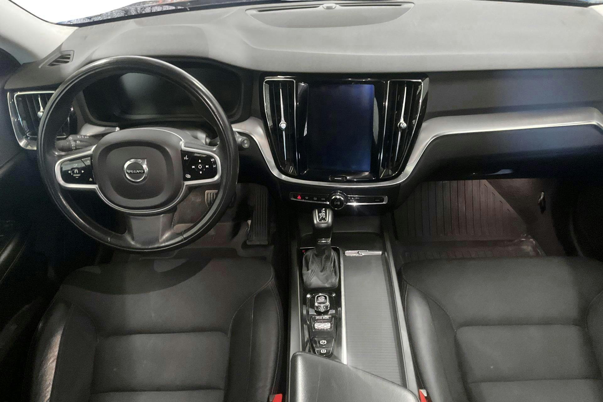 Volvo V60 D3 (150hk) - 14 240 mil - Automat - Dark Grey - 2019