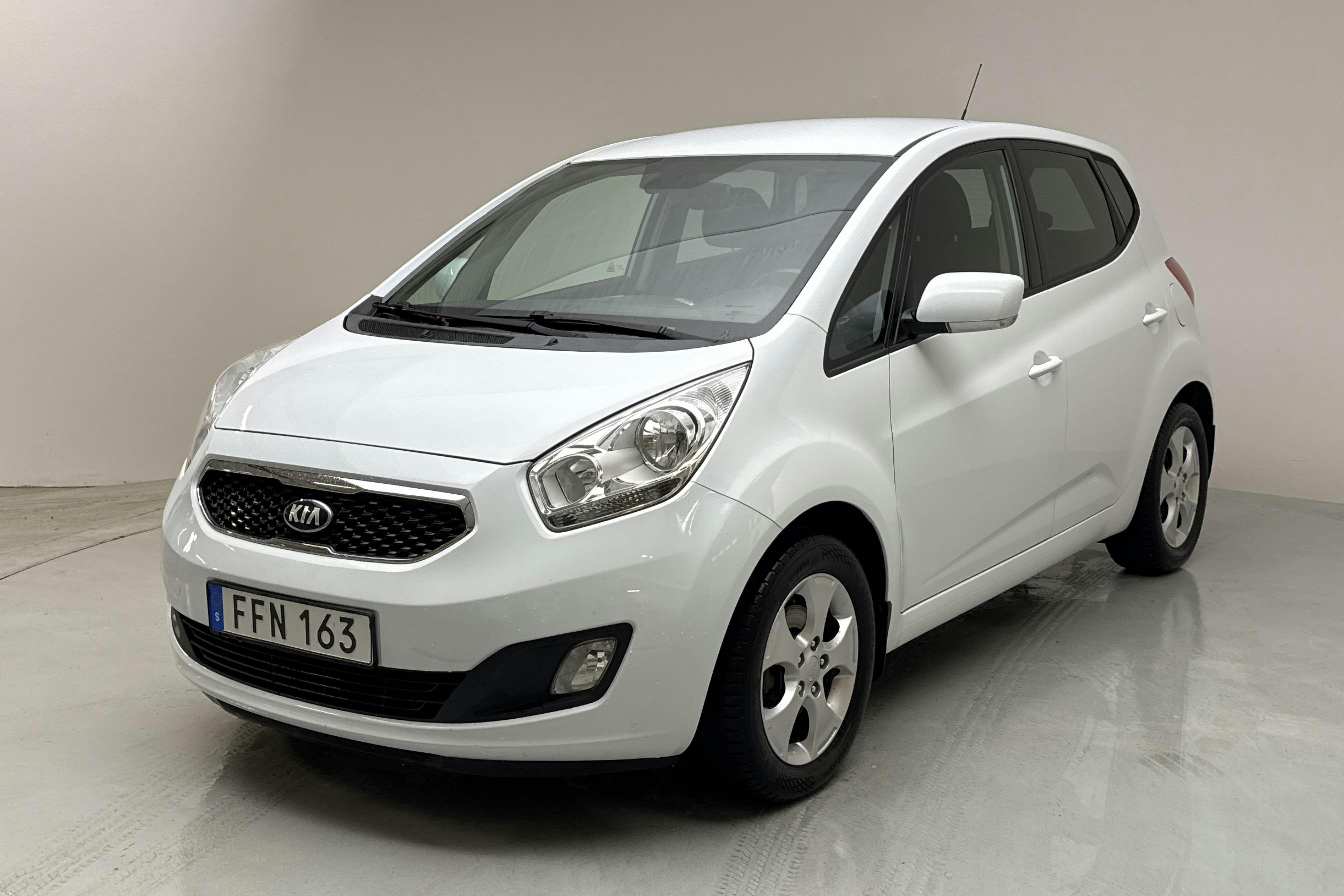 KIA Venga 1.4 CRDi (90hk) - 68 000 km - Käsitsi - valge - 2014