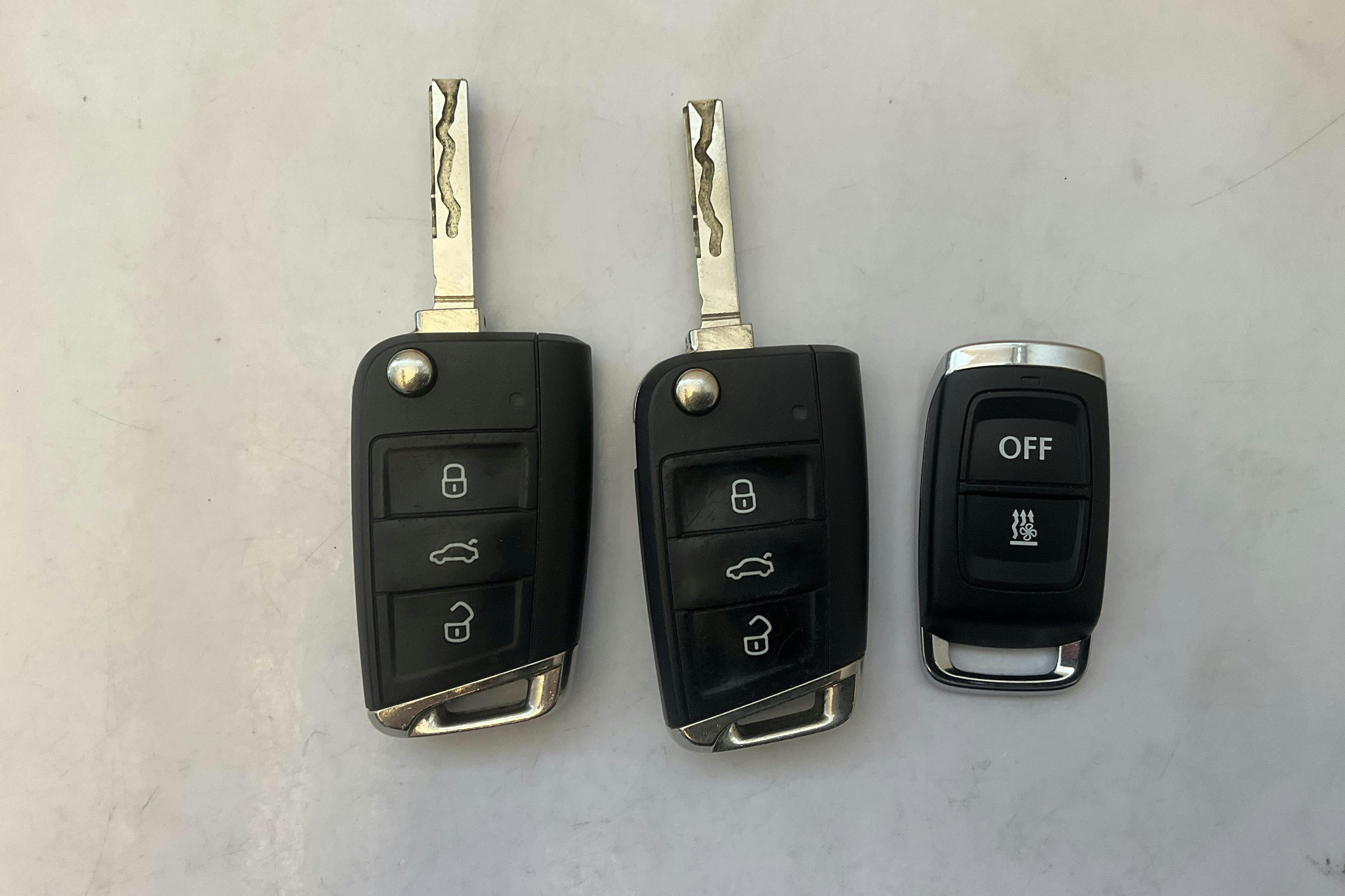 Presentationsfoto 14 av 14: VW Tiguan 2.0 TDI 4MOTION (200hk) - 14 456 mil - Automat - vit - 2021
