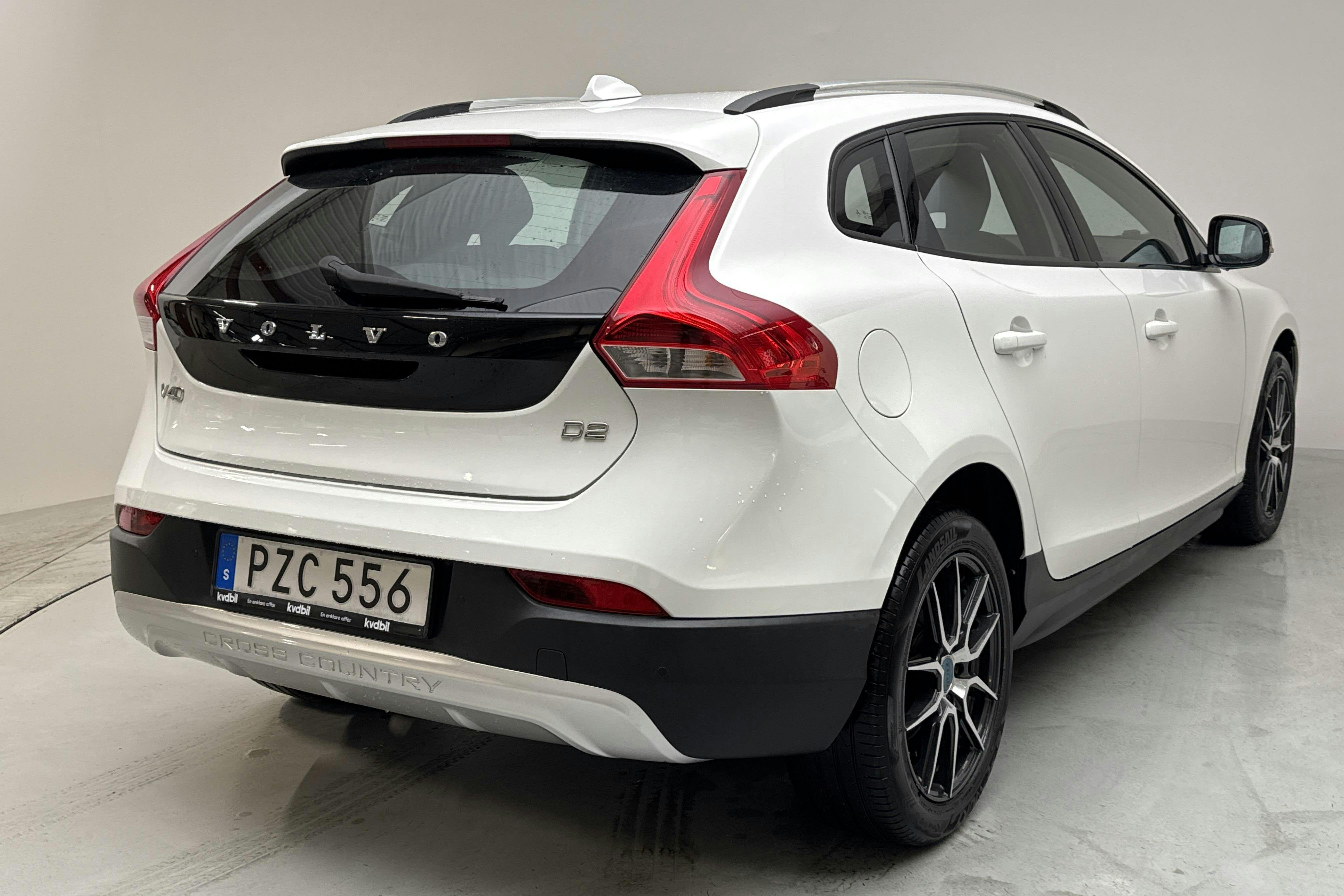 Volvo V40 Cross Country D2 (120hk) - 16 822 mil - Manuell - vit - 2016