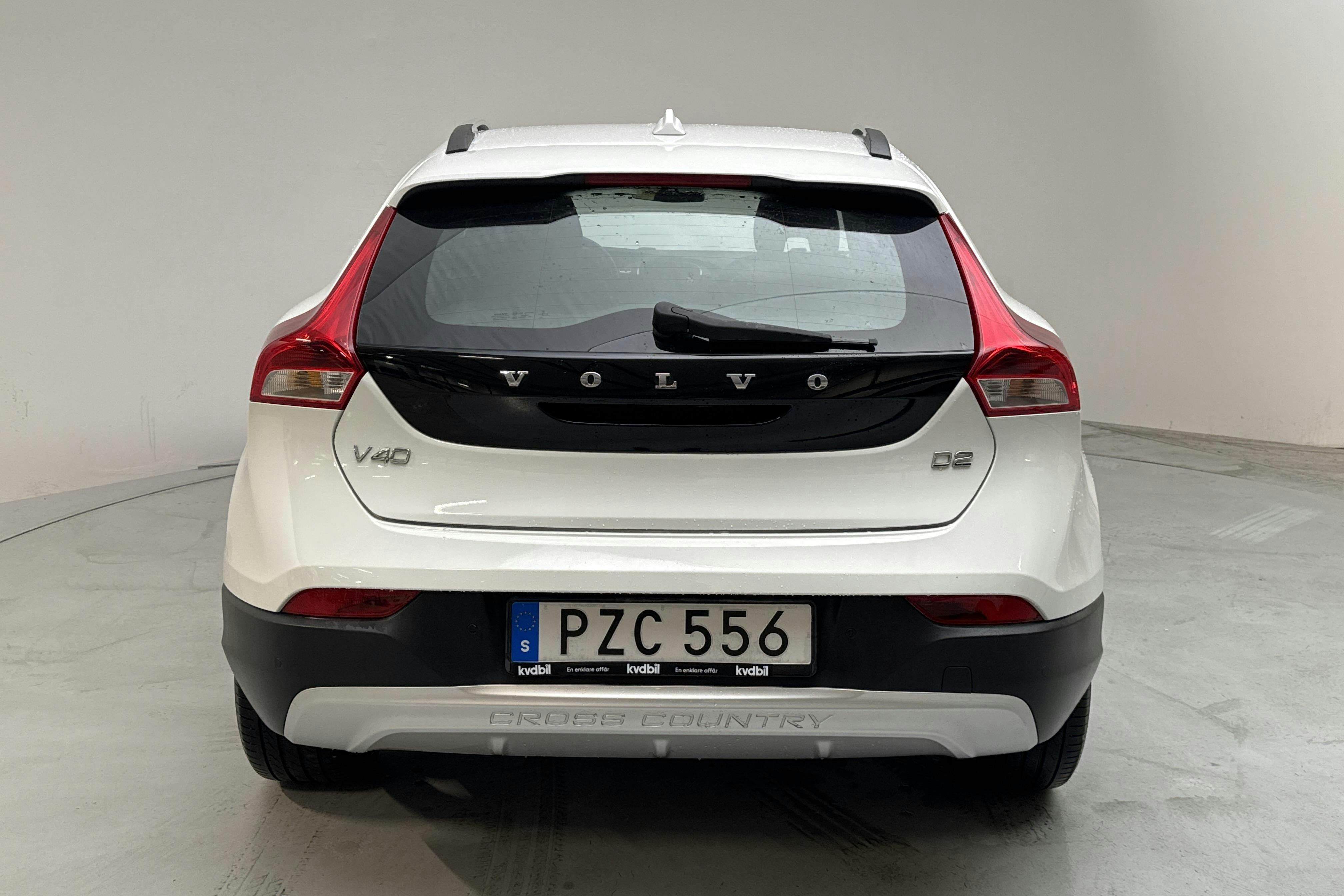 Volvo V40 Cross Country D2 (120hk) - 16 822 mil - Manuell - vit - 2016