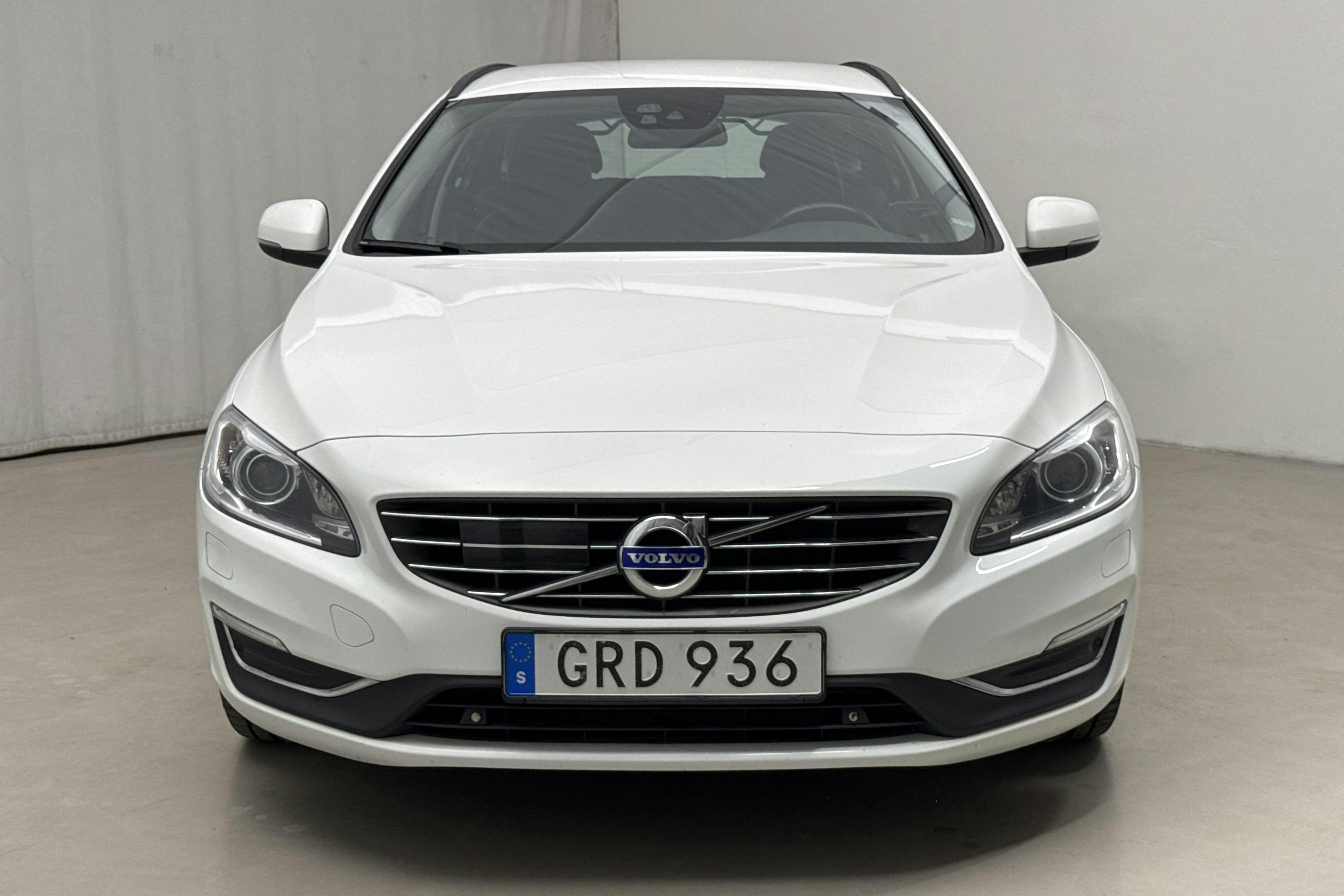 Volvo V60 D5 AWD Twin Engine (163hk) - 12 962 mil - Automat - vit - 2016