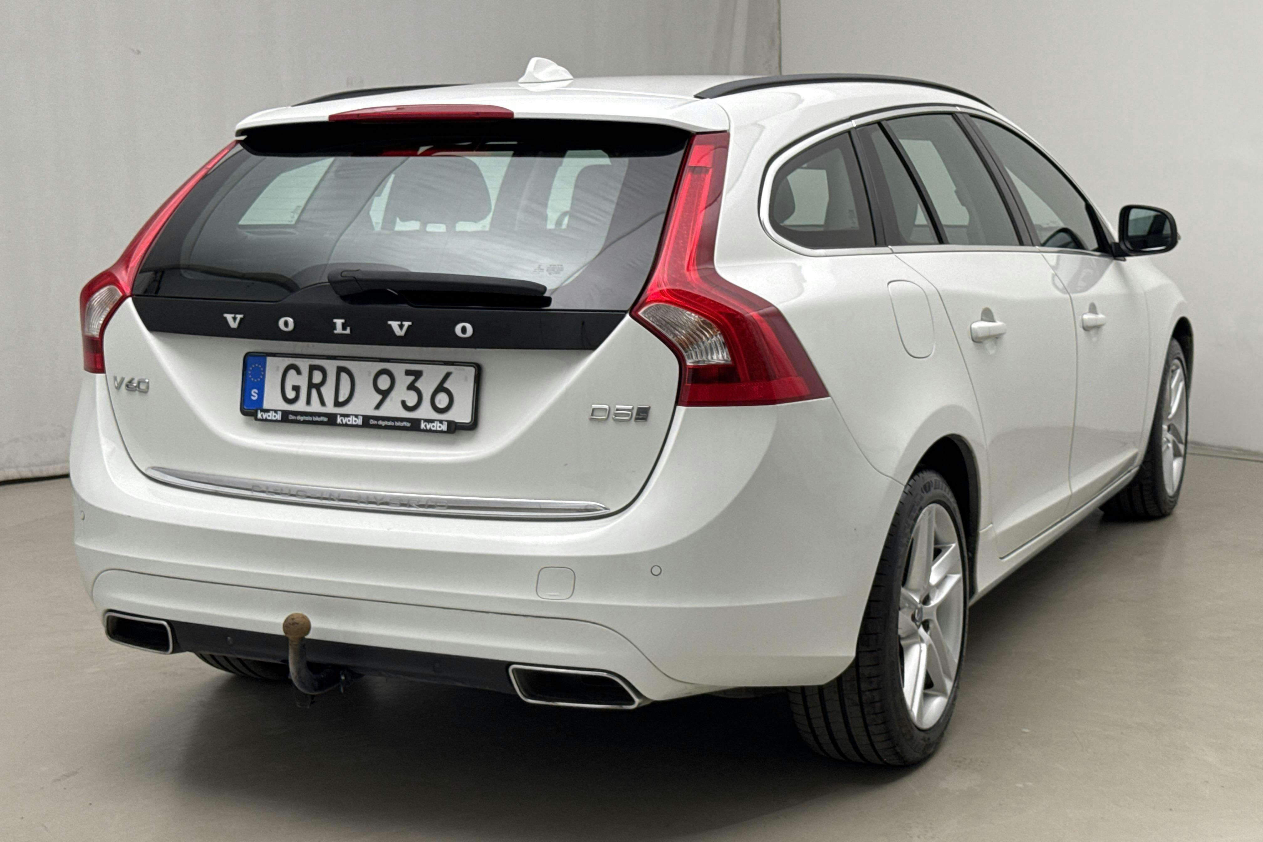 Volvo V60 D5 AWD Twin Engine (163hk) - 12 962 mil - Automat - vit - 2016
