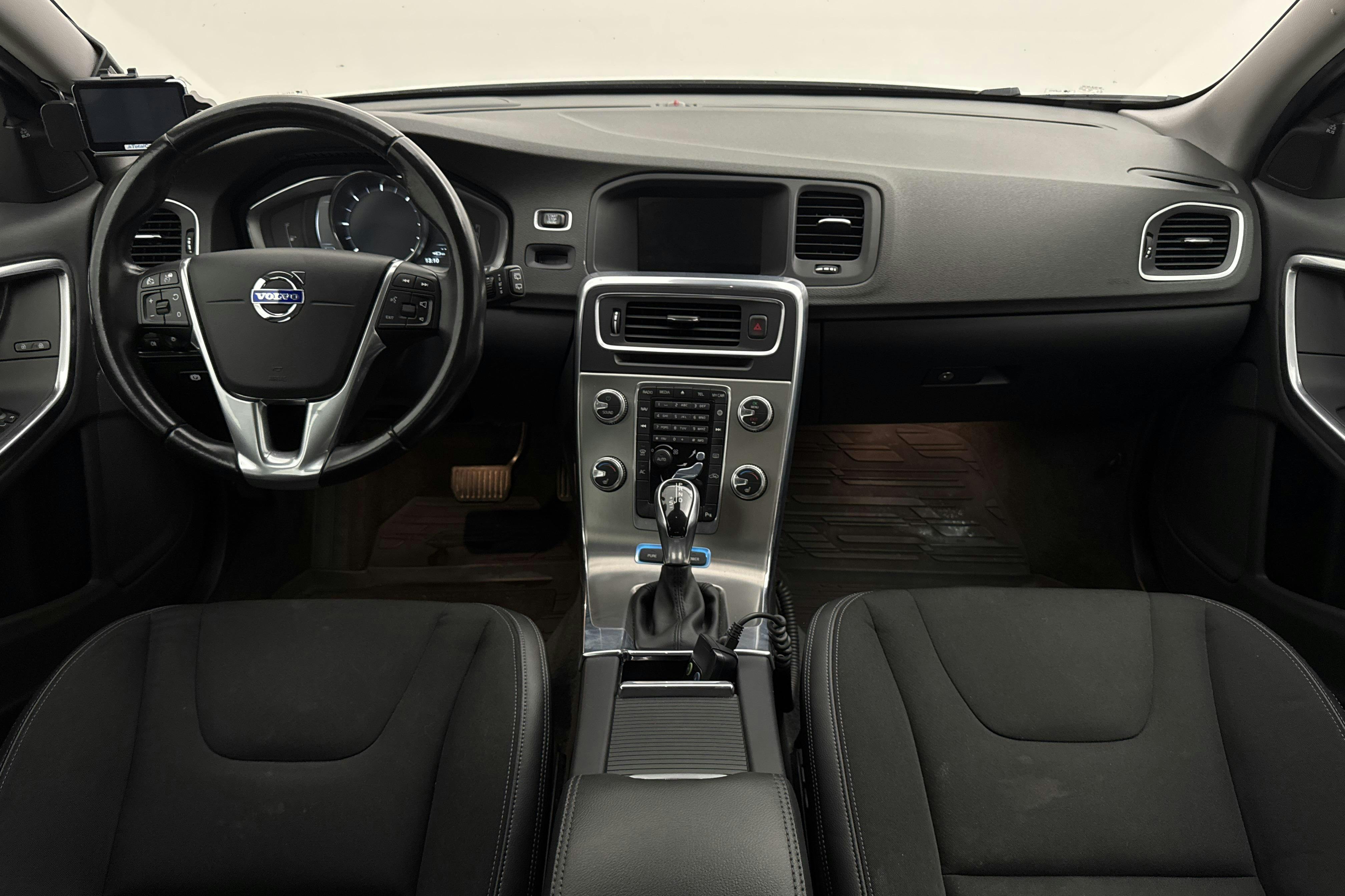Volvo V60 D5 AWD Twin Engine (163hk) - 12 962 mil - Automat - vit - 2016