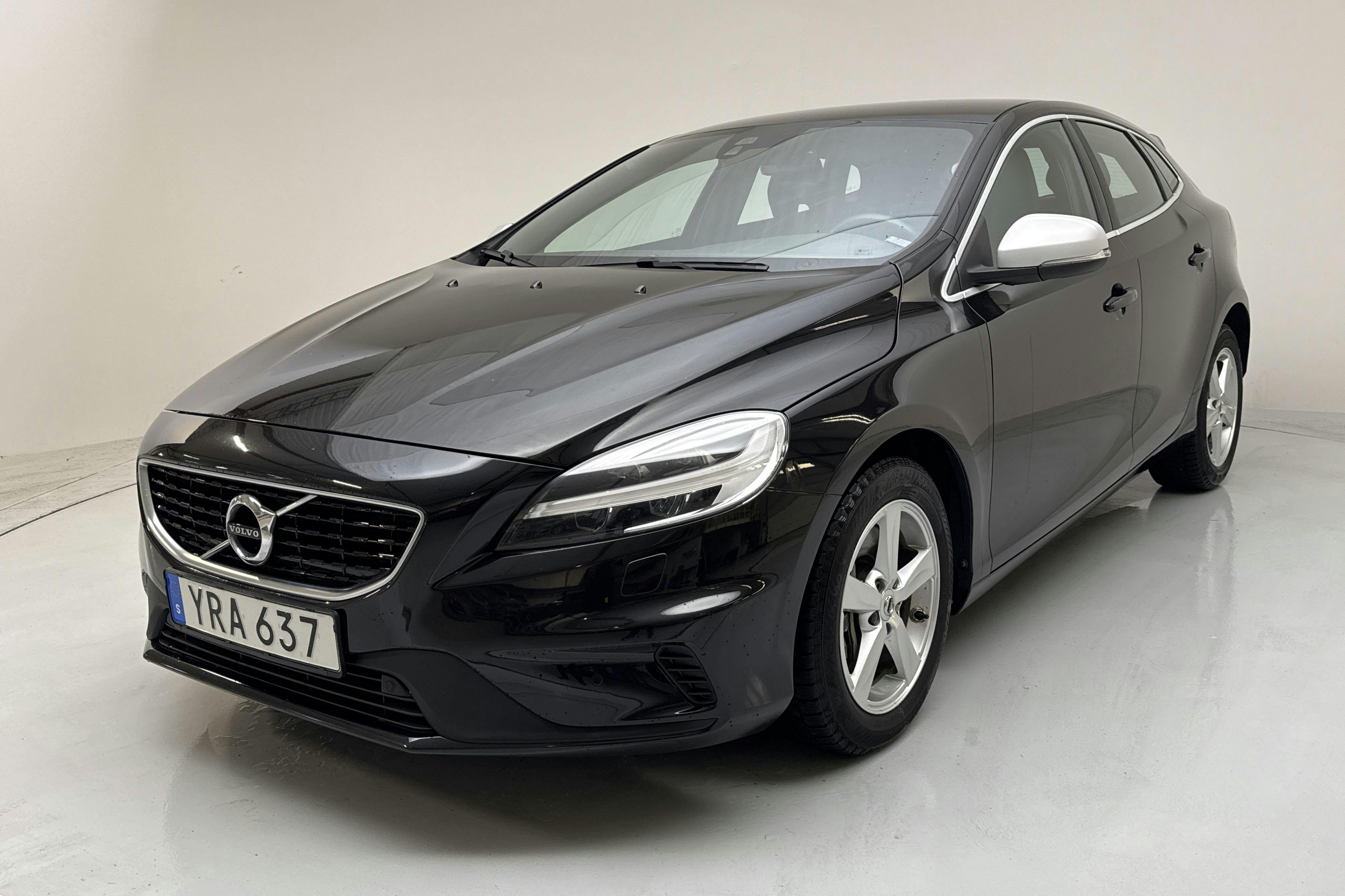Volvo V40 D3 (150hk) - 68 410 km - Automatic - black - 2019