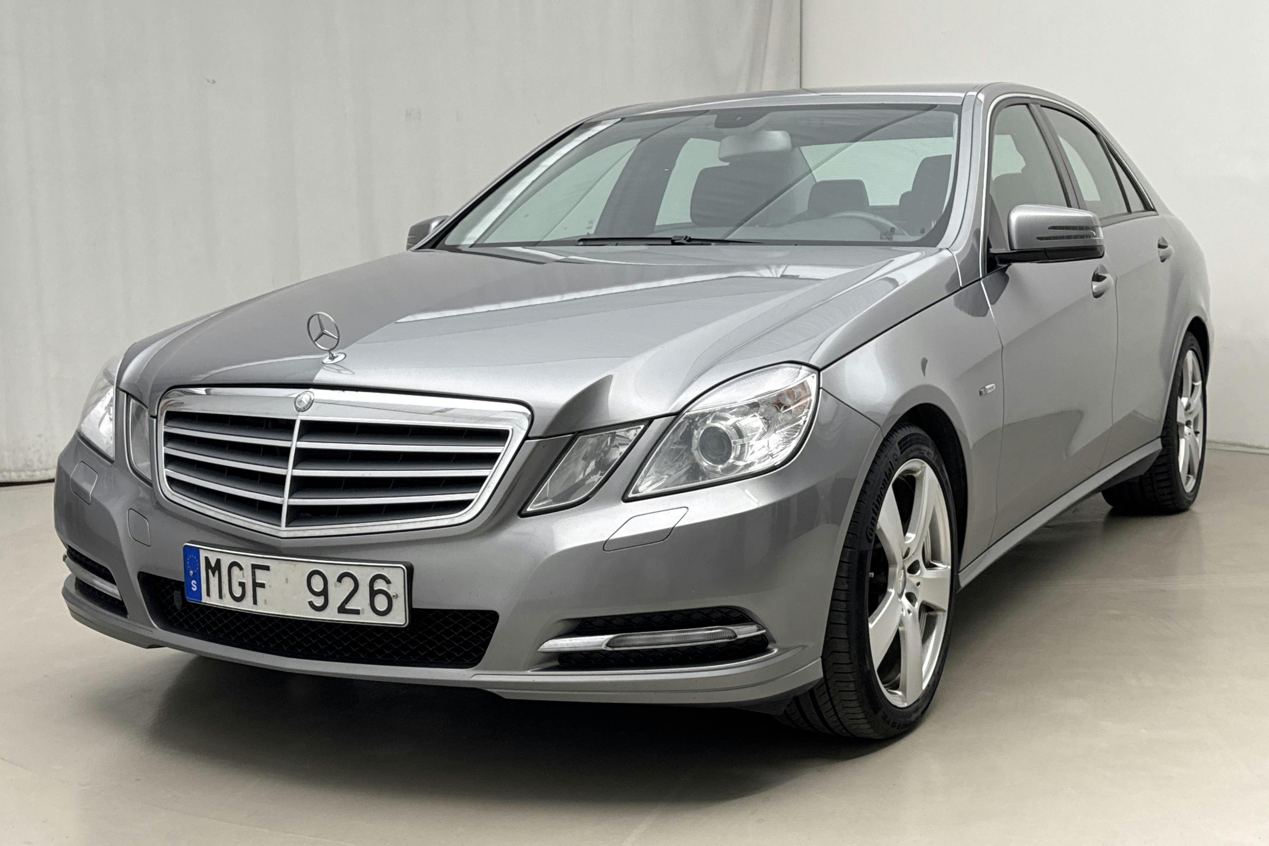 Mercedes E 200 CDI W212 (136hk) - 273 700 km - Manual - silver - 2012