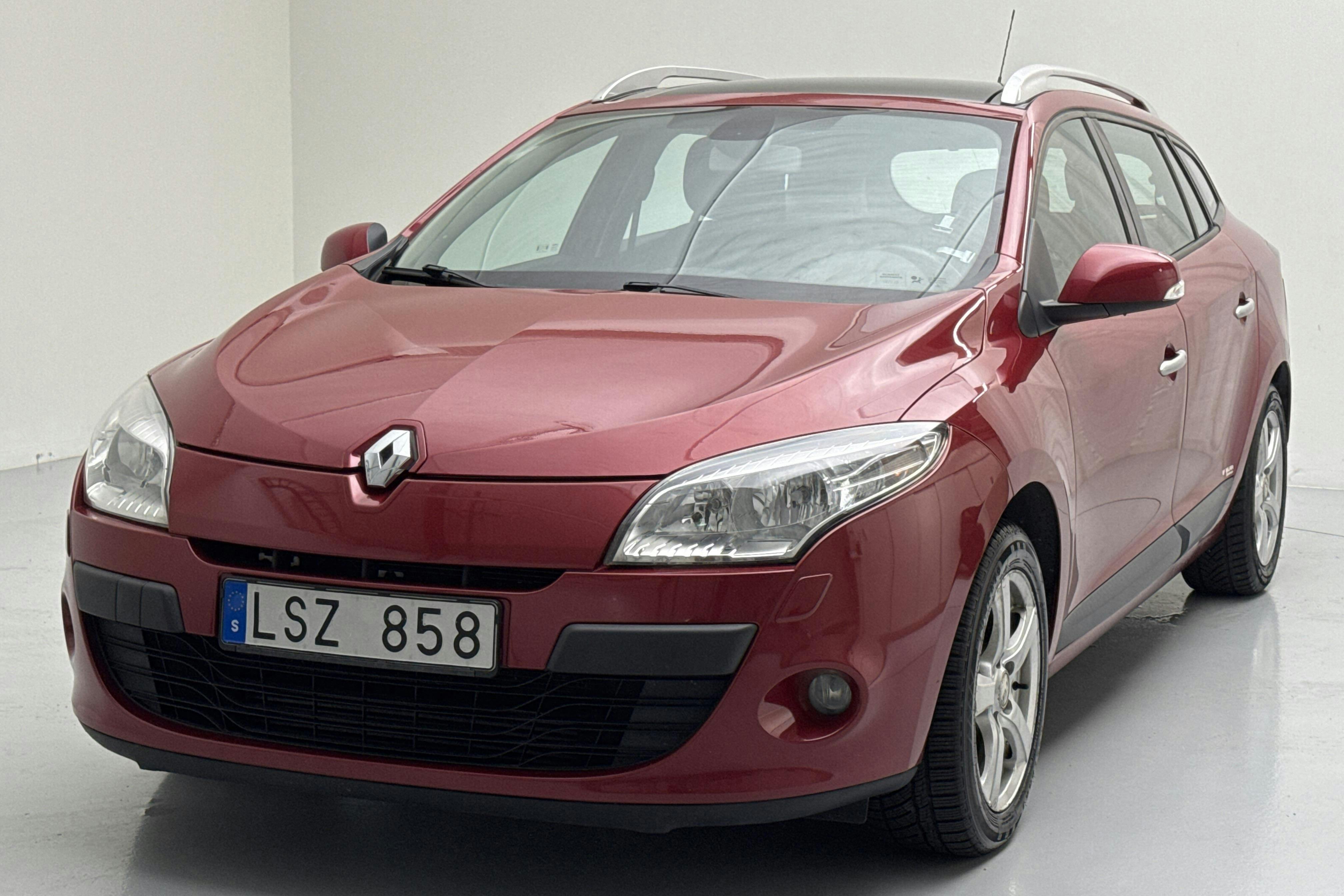 Renault Mégane Phas III 1.5 dCi Sports Tourer (110hk) - 168 290 km - Automatic - red - 2011