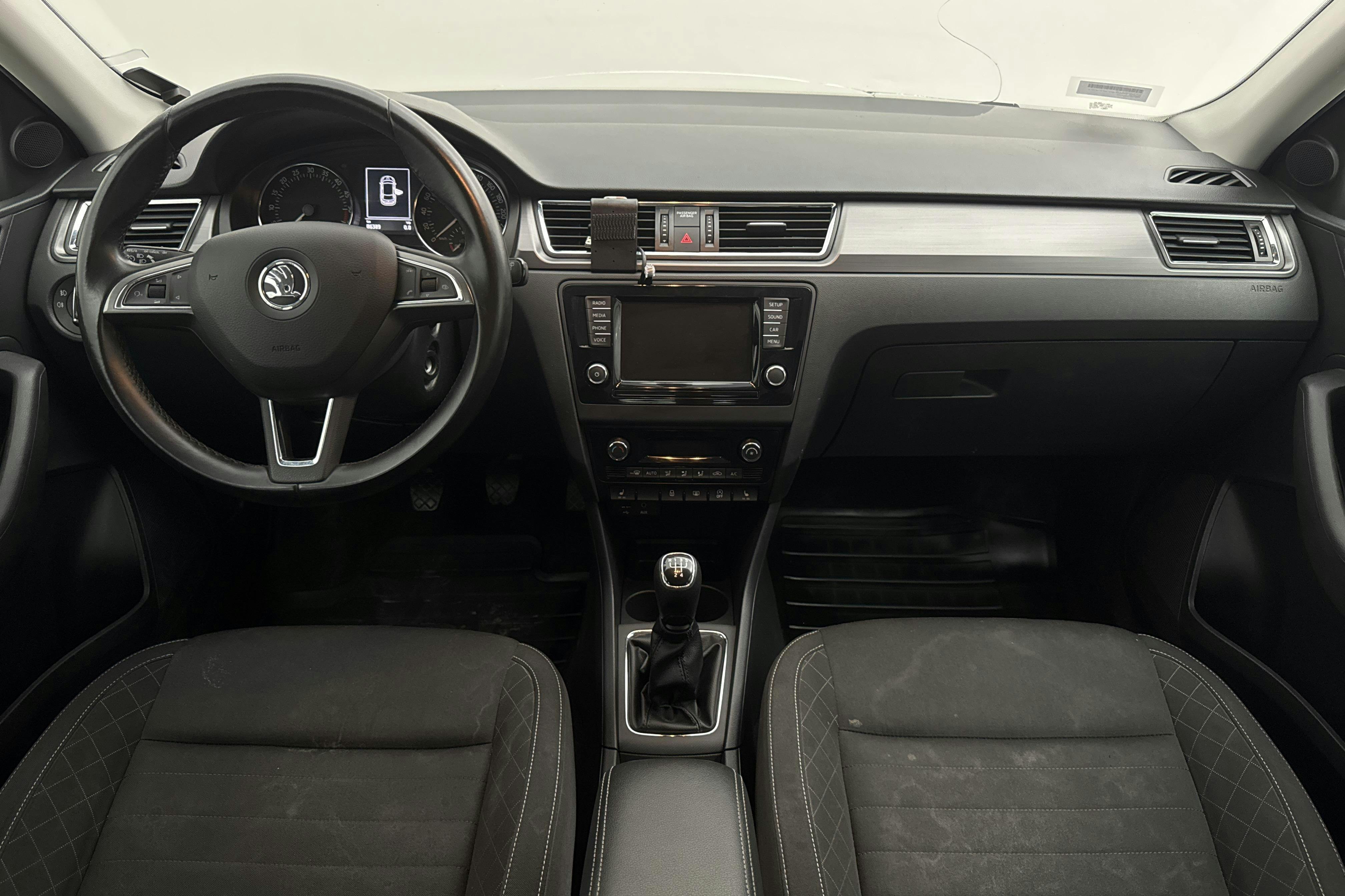 Skoda Rapid 1.4 TDI Spaceback (90hk) - 8 639 mil - Manuell - vit - 2017