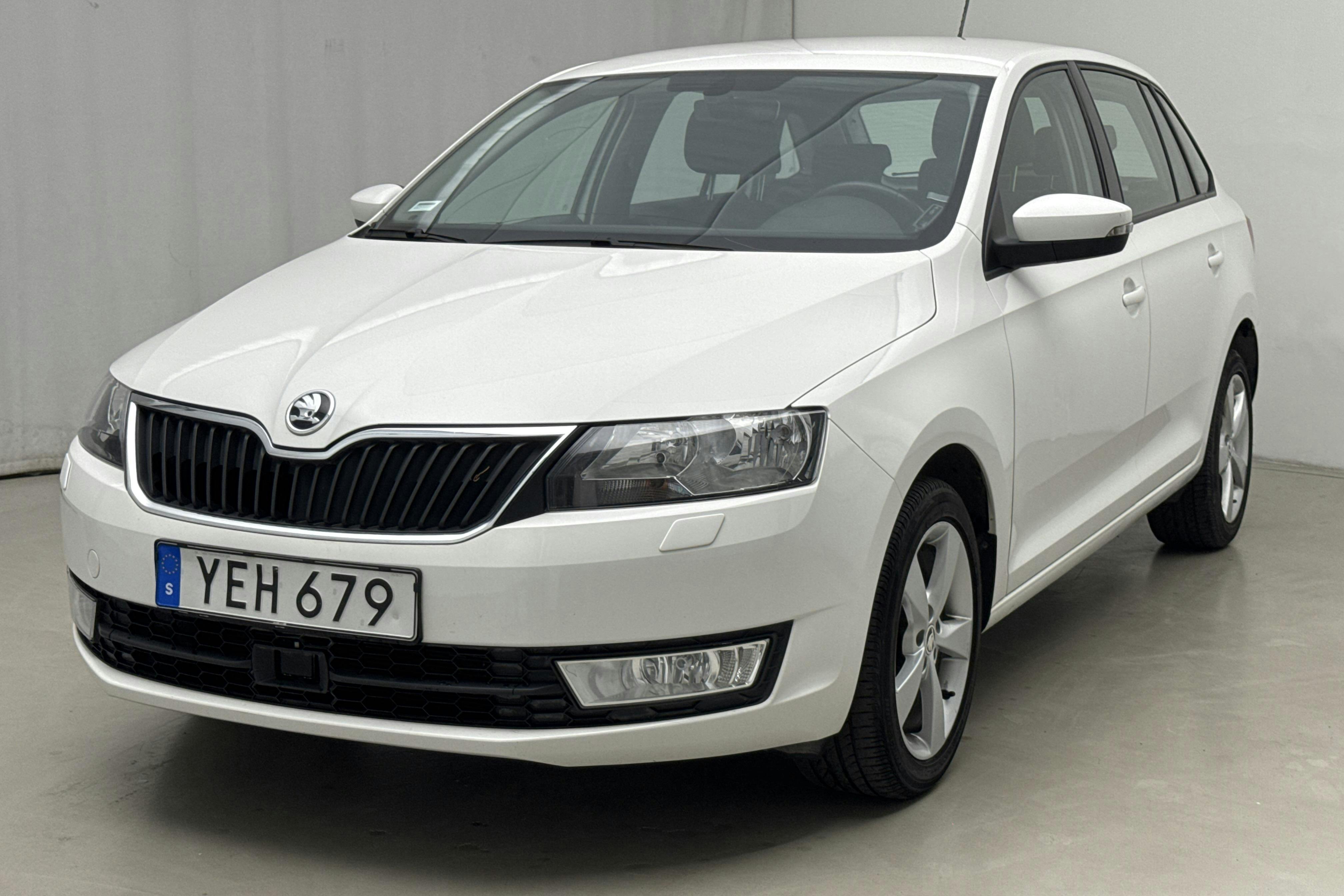 Presentationsfoto 1 av 14: Skoda Rapid 1.4 TDI Spaceback (90hk) - 8 639 mil - Manuell - vit - 2017
