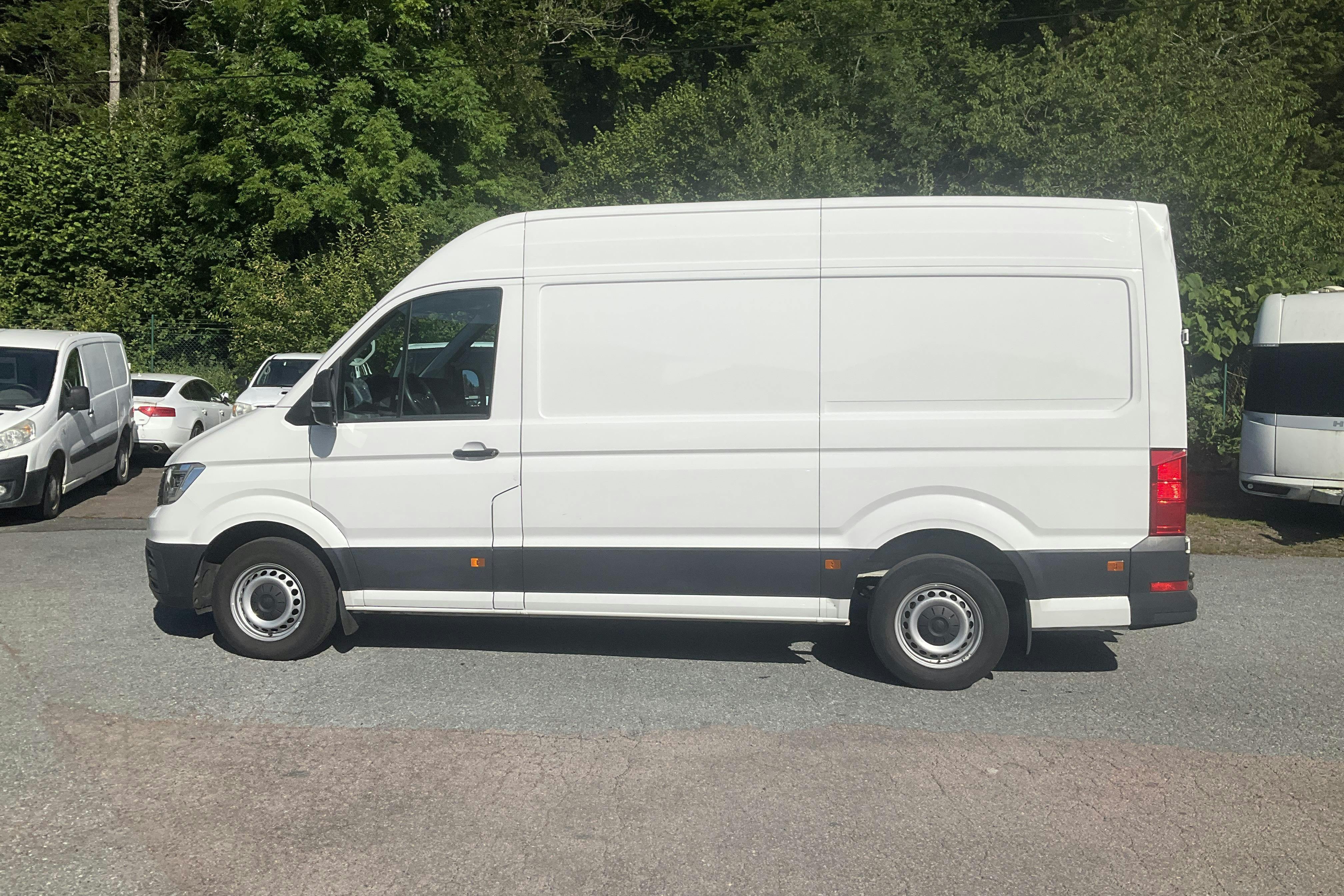Presentationsfoto 2 av 13: VW Crafter 35 2.0 TDI Skåp (177hk) - 13 458 mil - Manuell - vit - 2019