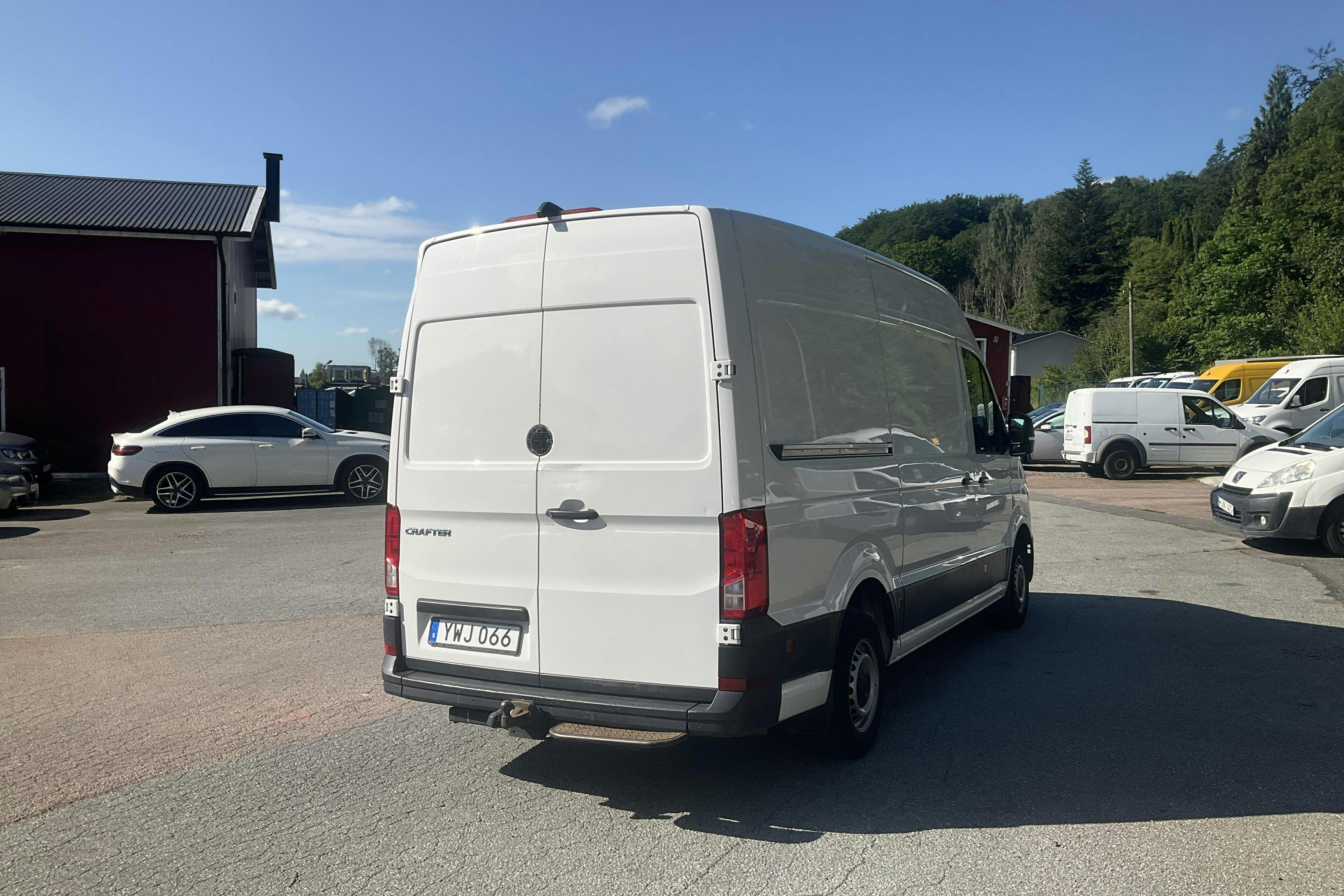 VW Crafter 35 2.0 TDI Skåp (177hk) - 13 458 mil - Manuell - vit - 2019