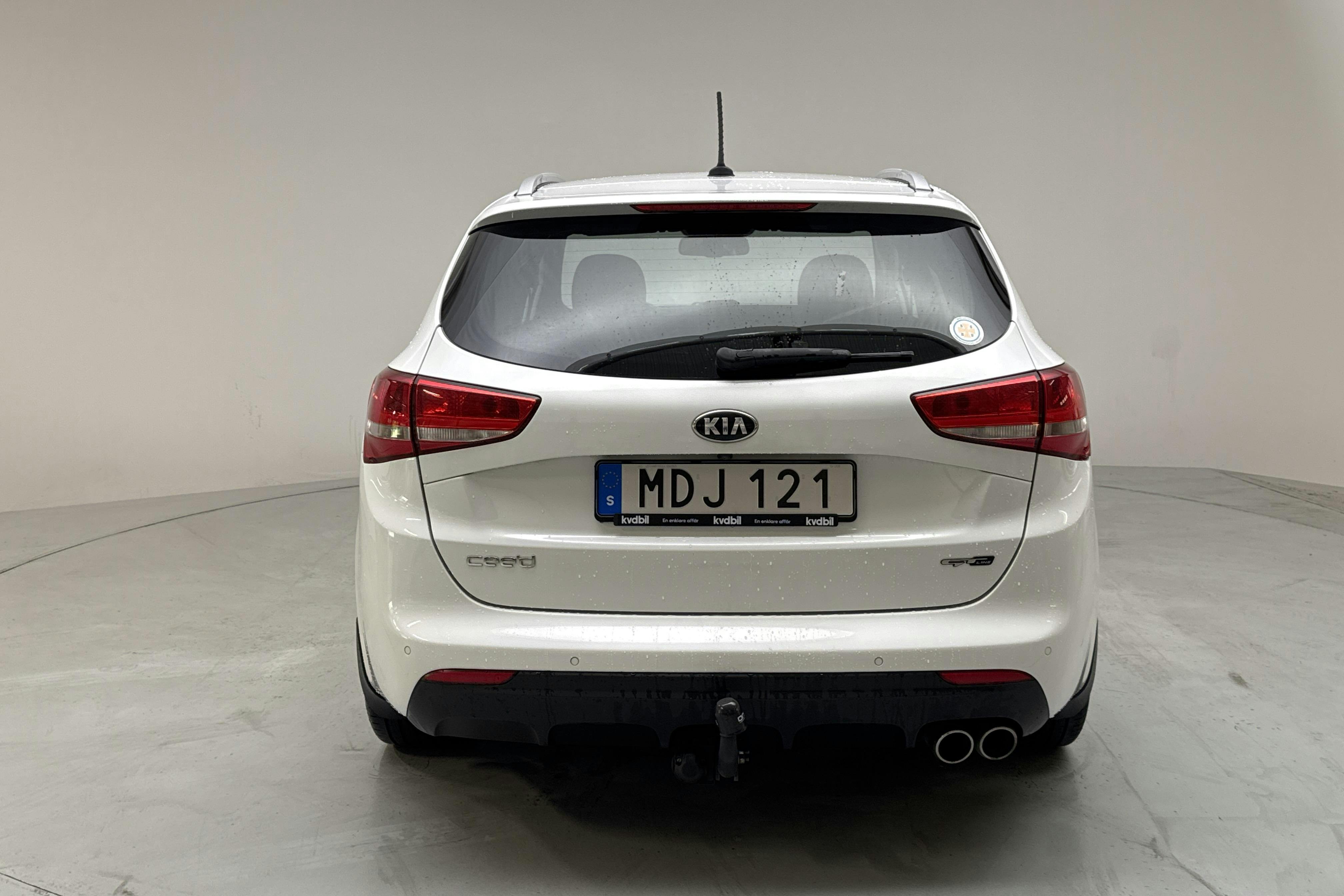 KIA Cee'd 1.6 CRDi SW (136hk) - 17 323 mil - Automat - vit - 2016