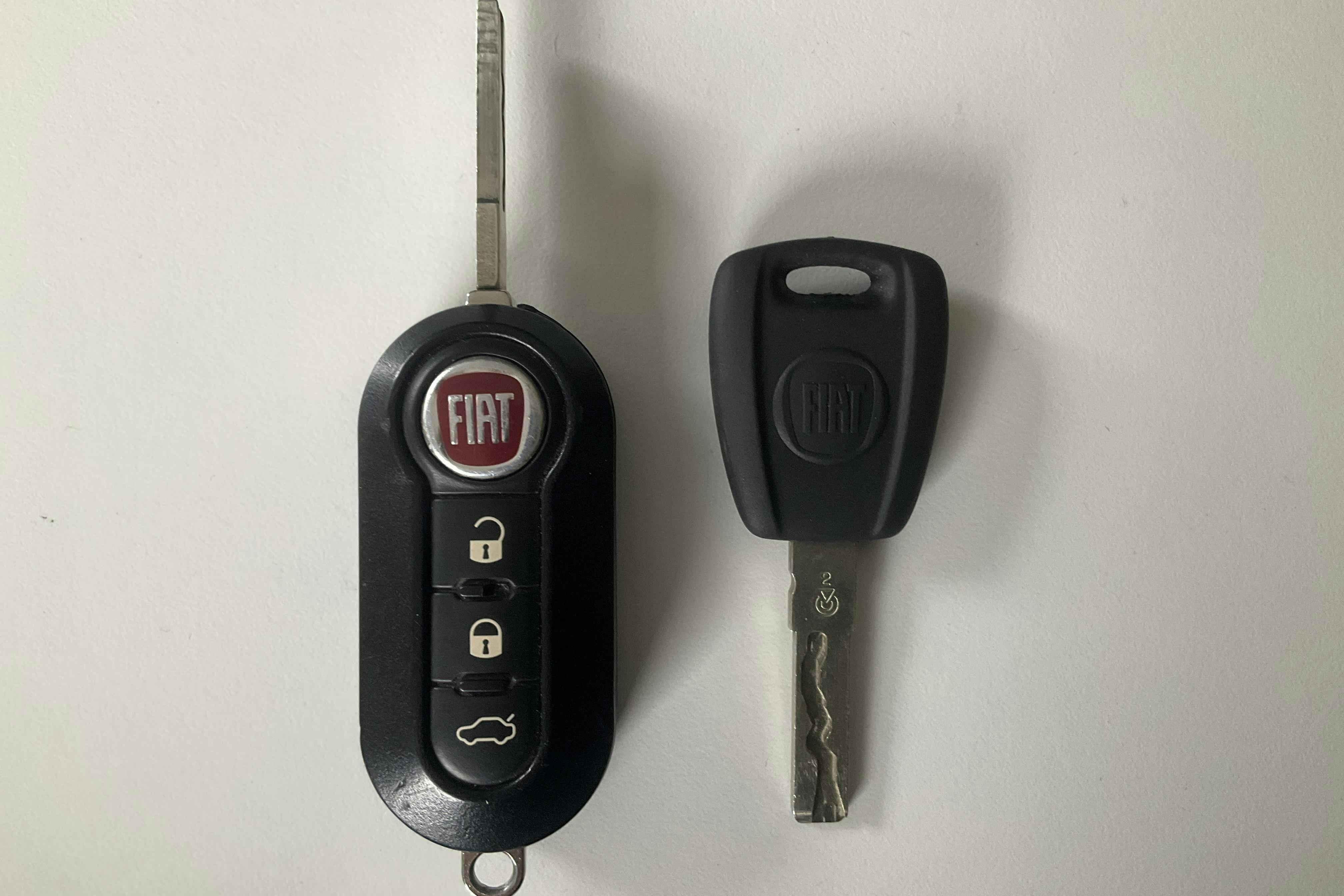 Presentation photo 17 of 17: Fiat 500 1.2 (69hk) - 58 210 km - Manual - black - 2016