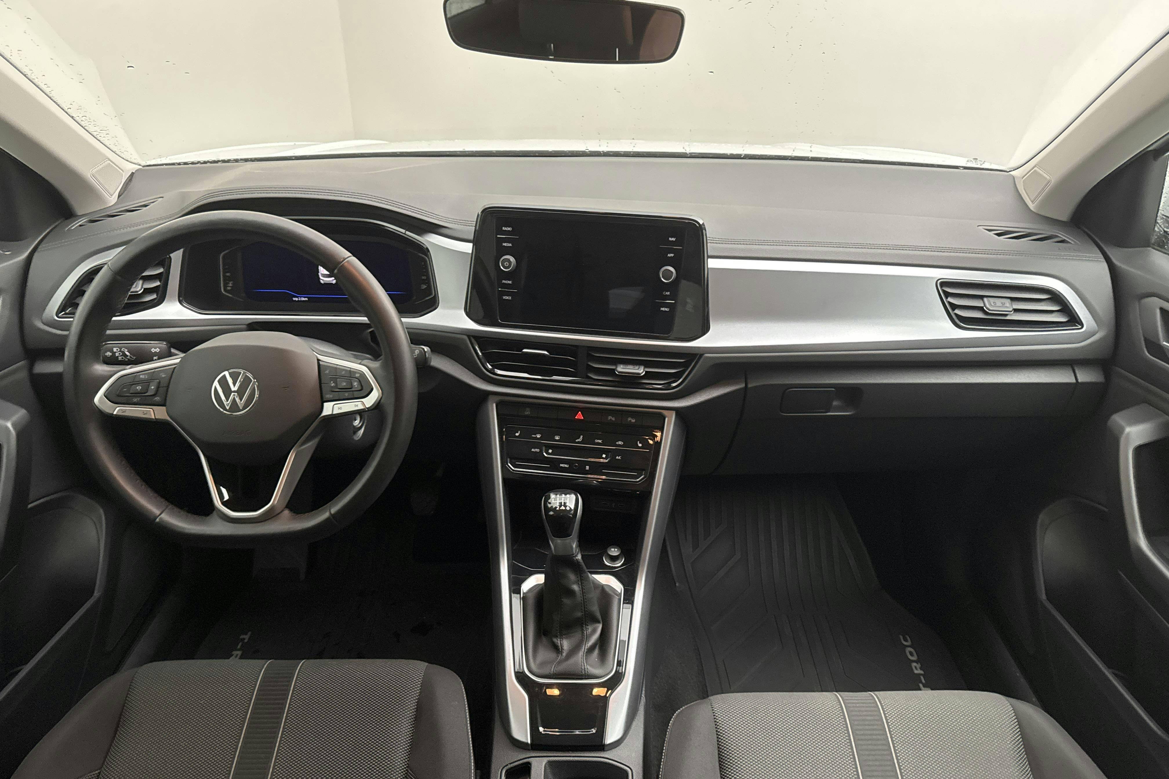 VW T-Roc 1.0 TSI (110hk) - 1 744 mil - Manuell - vit - 2022