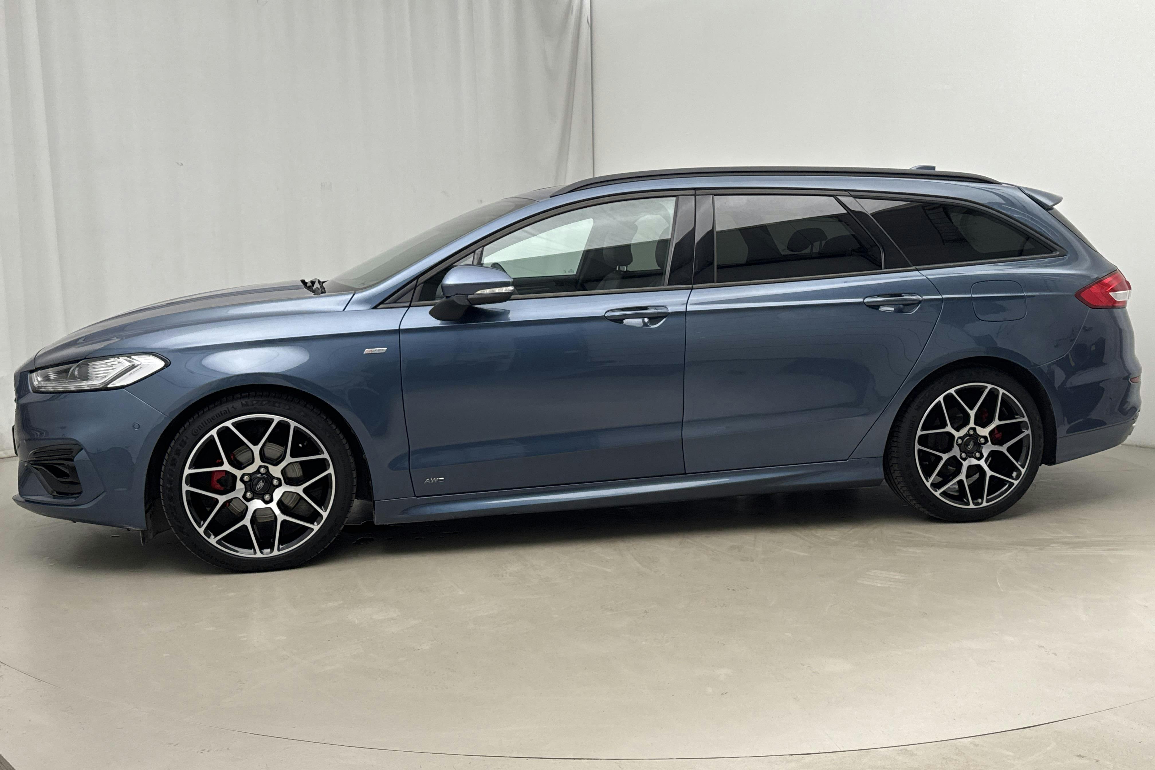 Presentation photo 2 of 24: Ford Mondeo Kombi 2.0 EcoBlue AWD SelectShift, (190hk) - 50 290 km - Automatic - Dark Blue - 2022