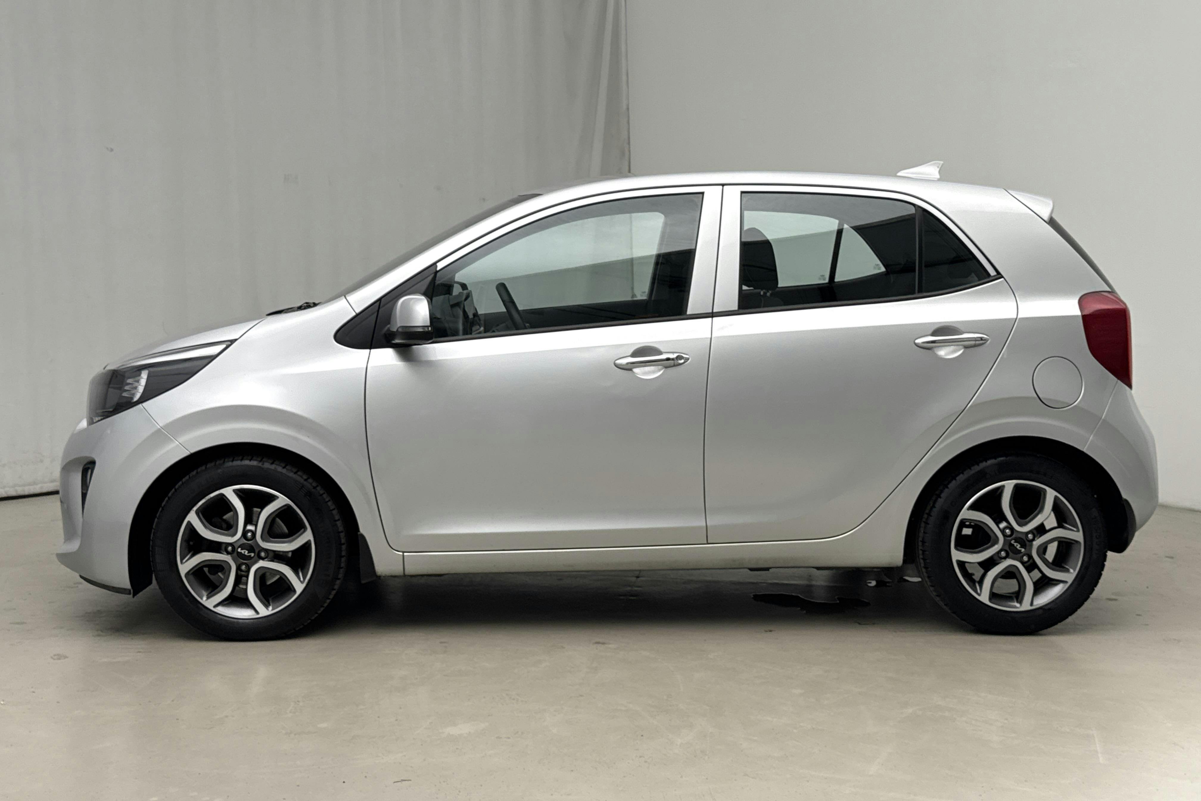 Presentationsfoto 2 av 18: KIA Picanto 1.0 5dr (69hk) - 5 686 mil - Manuell - grå - 2023