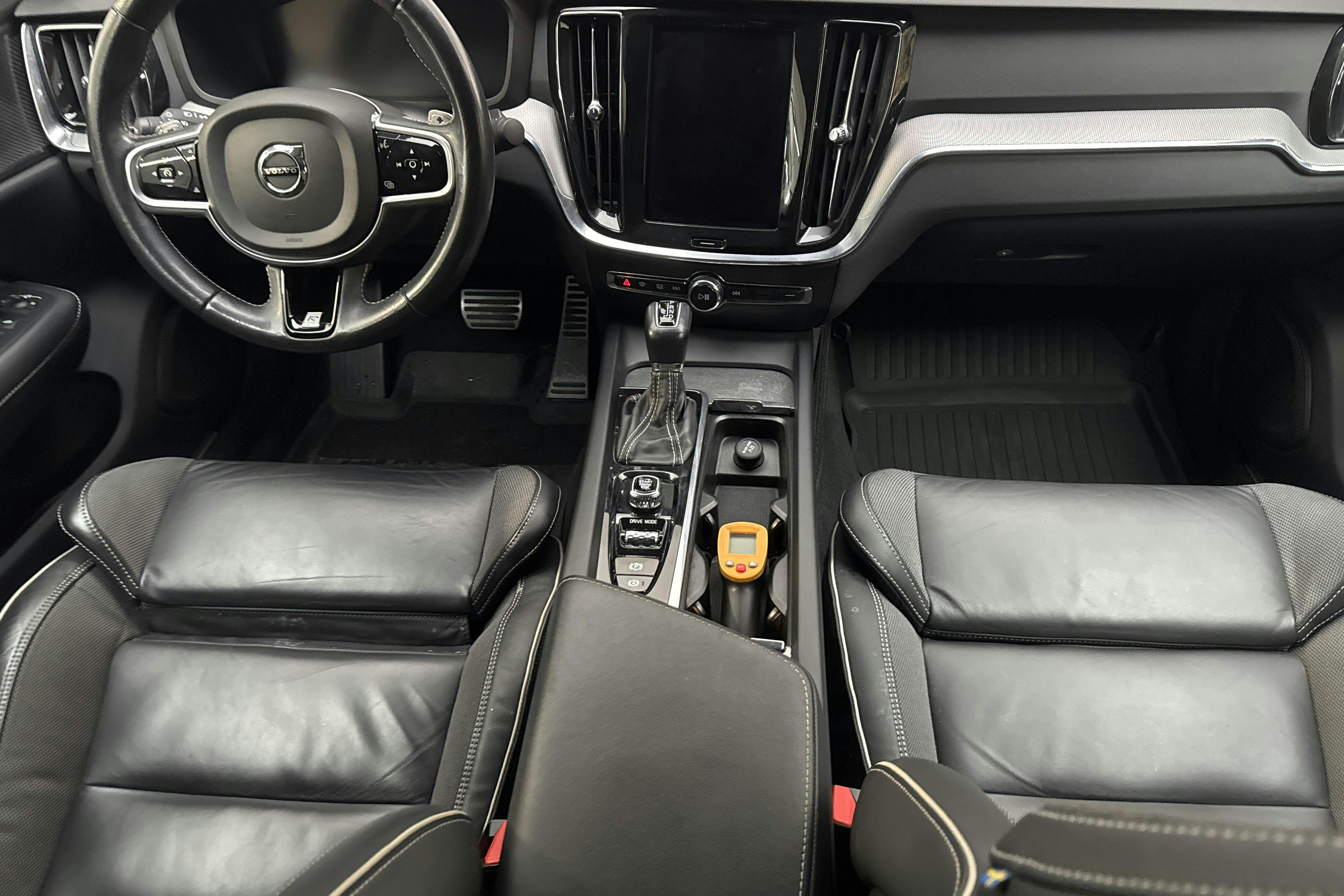 Volvo S60 T5 (250hk) - 7 789 mil - Automat - grå - 2020