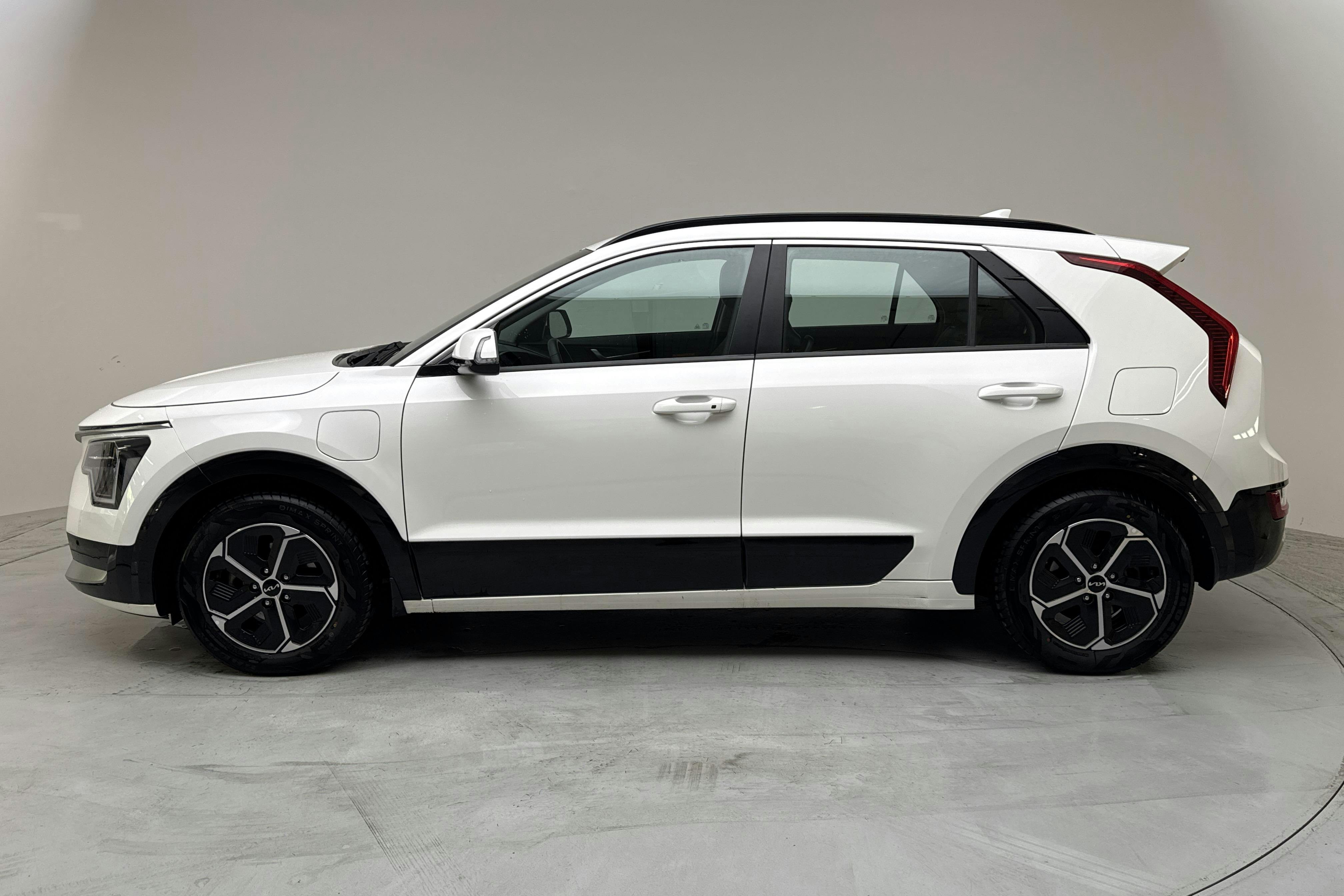 Presentation photo 2 of 16: KIA Niro Plug-in Hybrid (183hk) - 97 600 km - Automatic - white - 2023