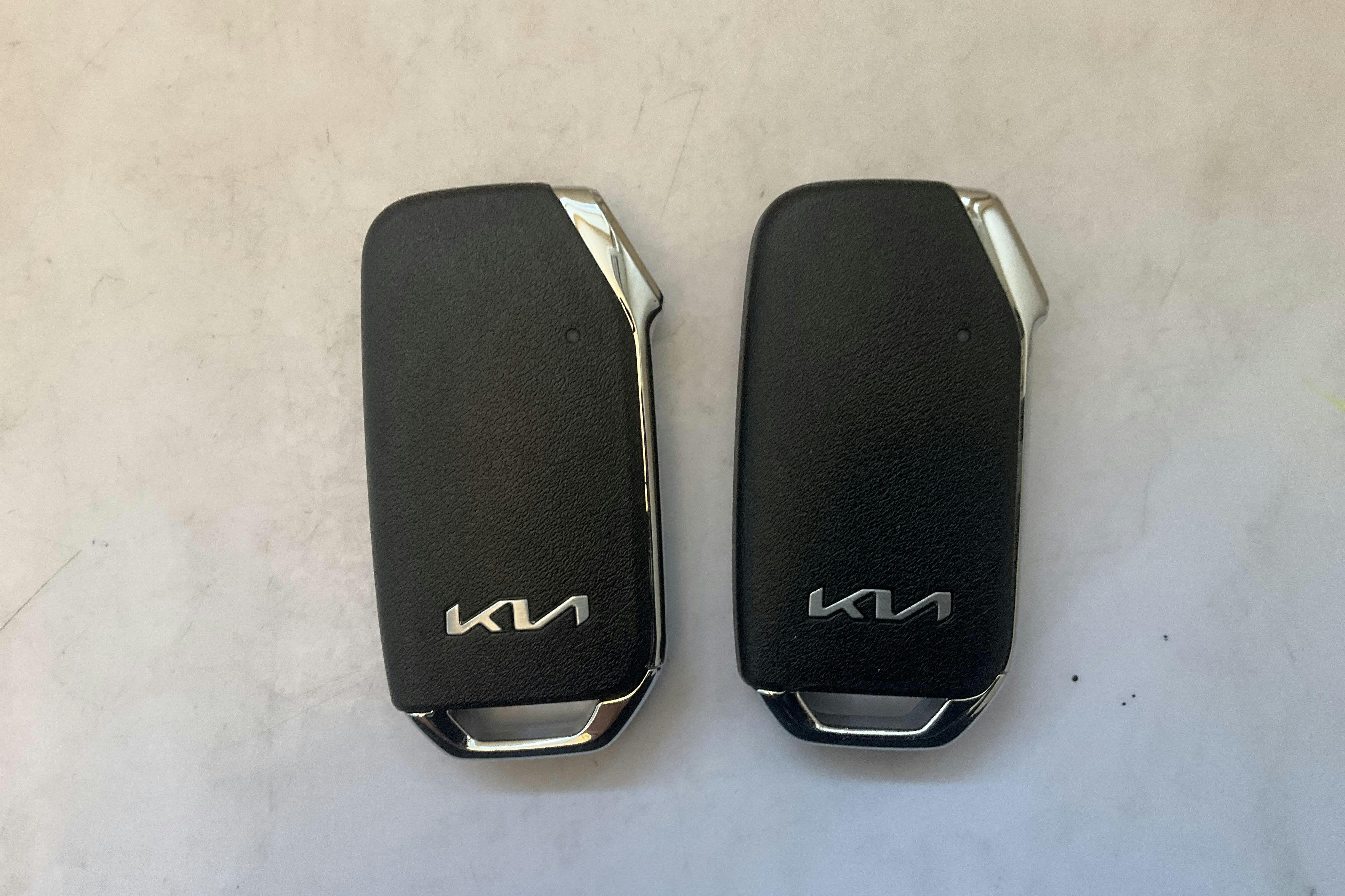 Presentation photo 16 of 16: KIA Niro Plug-in Hybrid (183hk) - 97 600 km - Automatic - white - 2023