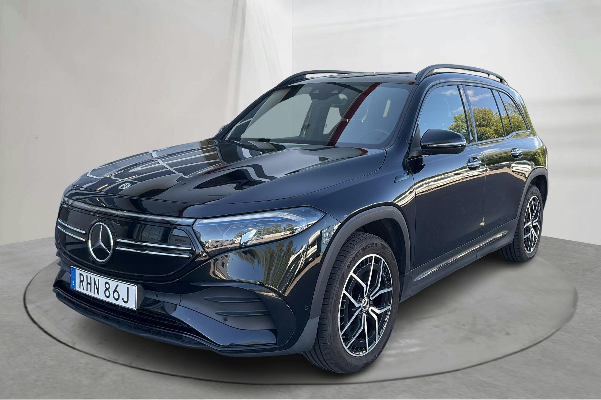 Mercedes EQB 300 4MATIC X243 (228hk) - 62 840 km - Automaatne - must - 2022