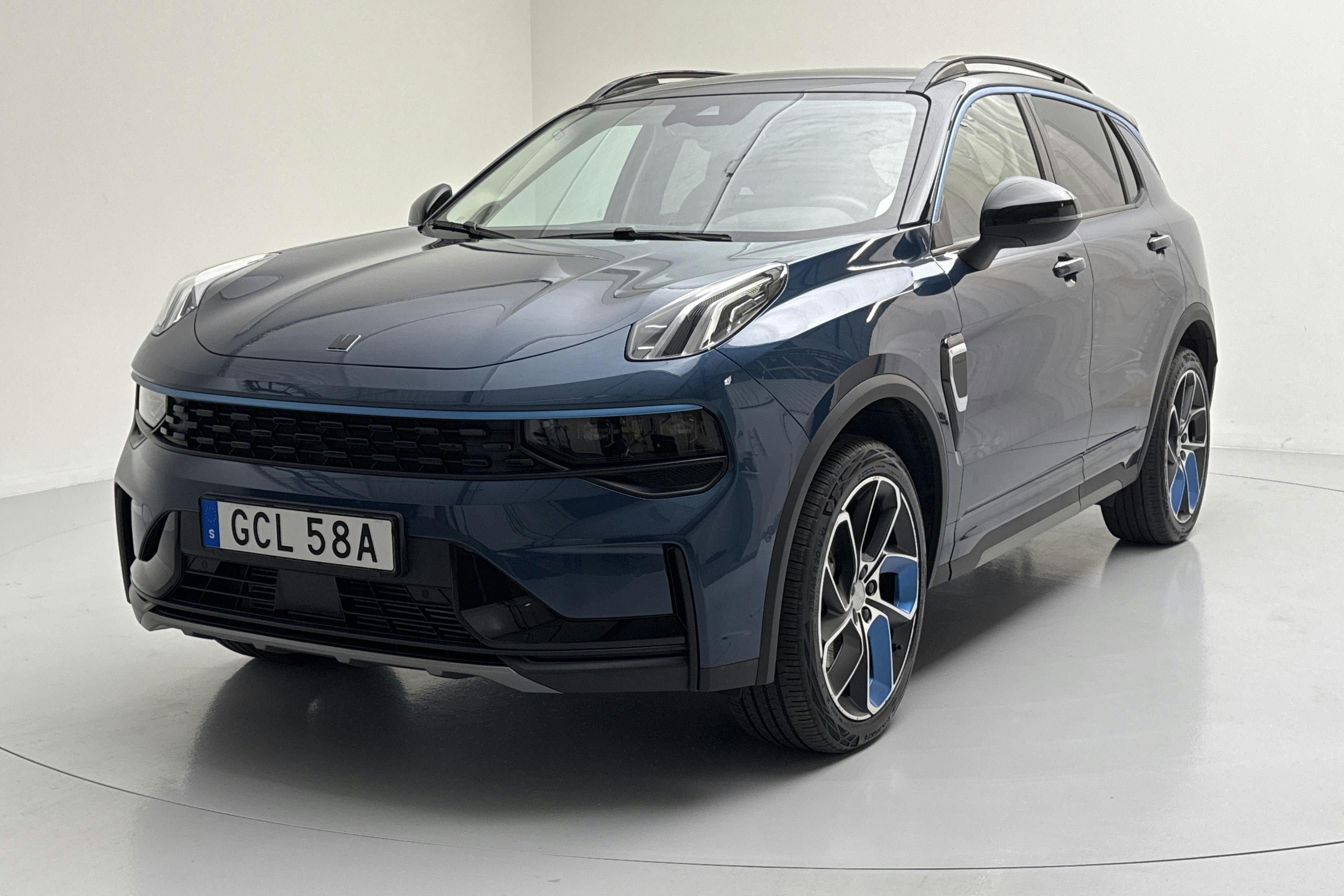 Presentationsfoto 1 av 17: Lynk & Co 01 PHEV (265hk) - 5 005 mil - Automat - blå - 2021