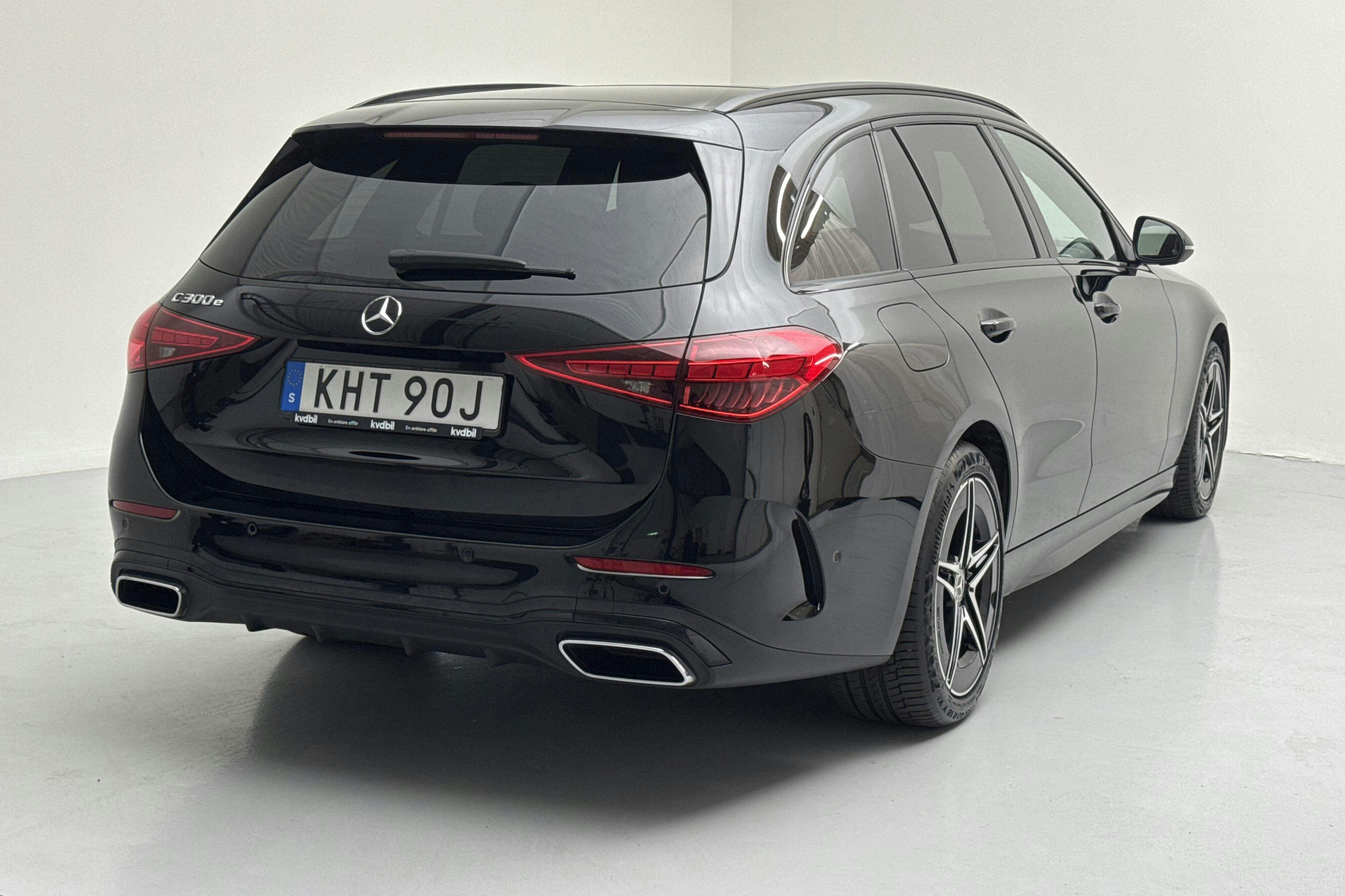 Mercedes C 300 e Kombi S206 (333hk) - 3 875 mil - Automat - svart - 2023
