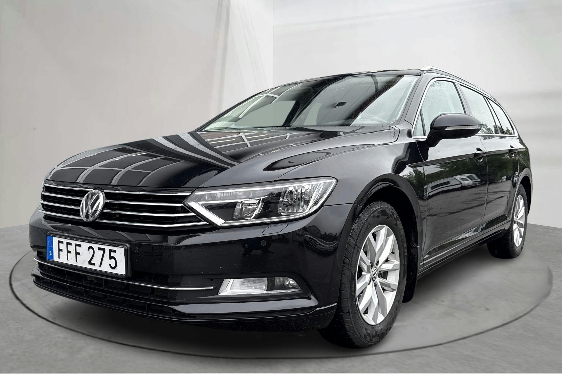 Presentationsfoto 1 av 15: VW Passat 1.4 TSI Sportscombi (150hk) - 13 887 mil - Automat - svart - 2018