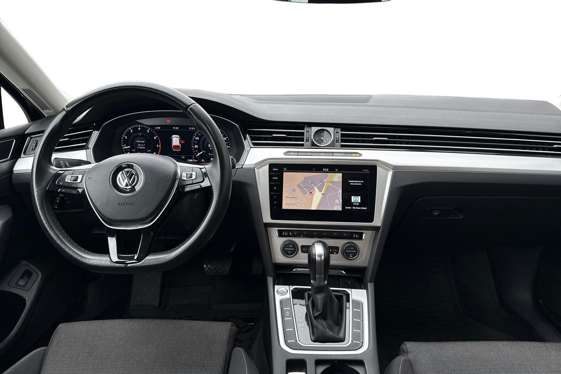 VW Passat 1.4 TSI Sportscombi (150hk) - 13 887 mil - Automat - svart - 2018