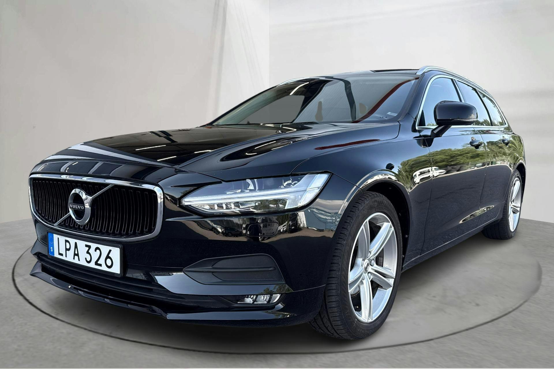 Volvo V90 D4 AWD (190hk) - 113 870 km - Automaattinen - musta - 2018