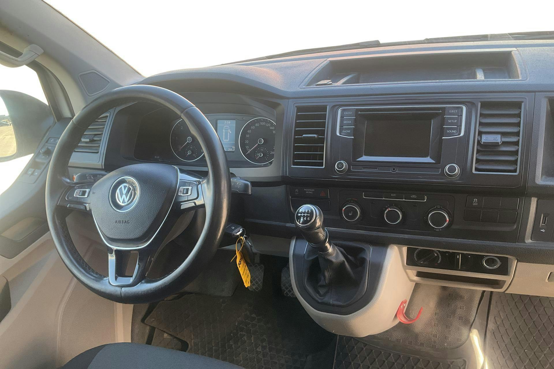 VW Transporter T6 2.0 TDI BMT Skåp 4MOTION (150hk) - 13 418 mil - Manuell - vit - 2016