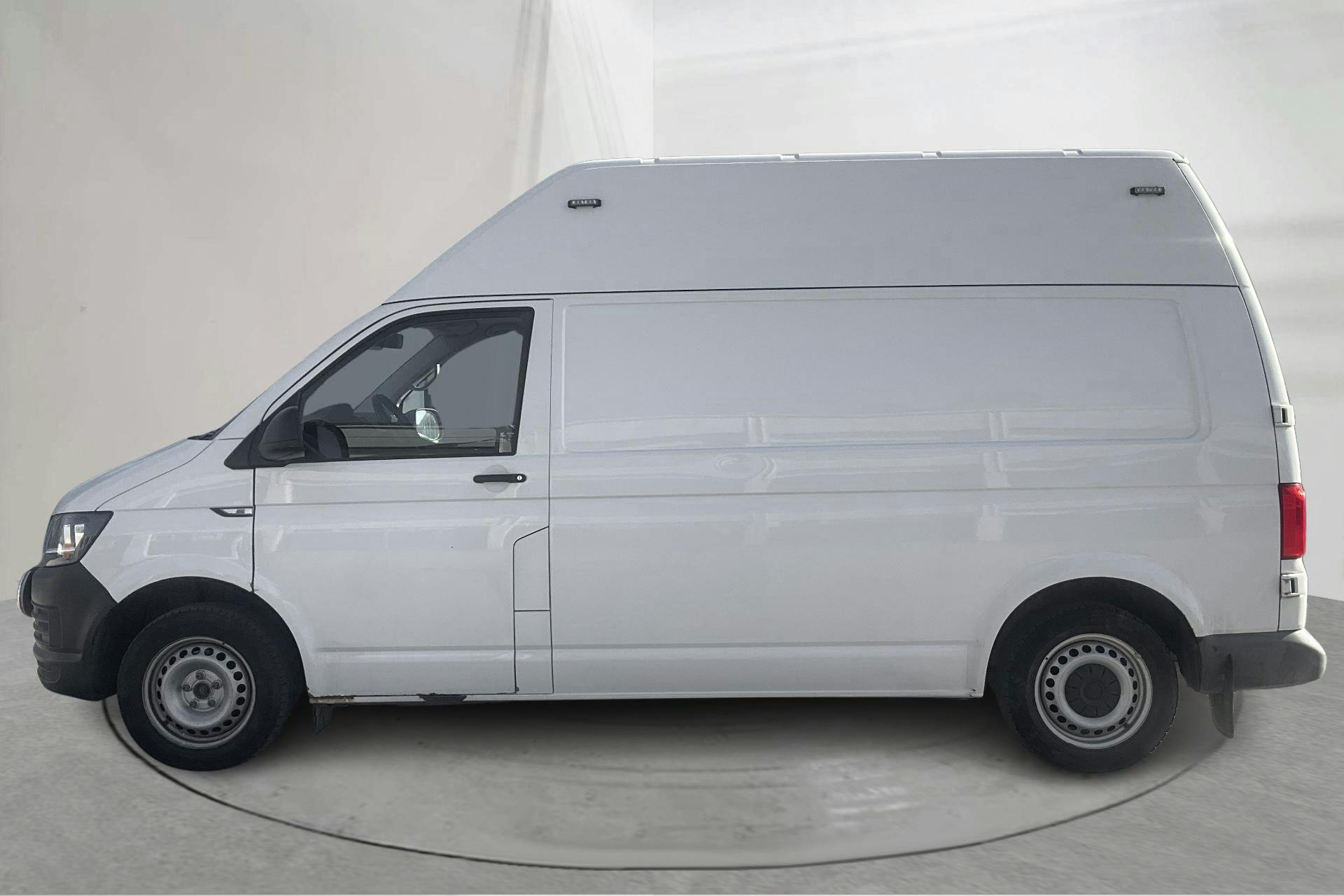 Presentationsfoto 2 av 17: VW Transporter T6 2.0 TDI BMT Skåp 4MOTION (150hk) - 13 418 mil - Manuell - vit - 2016