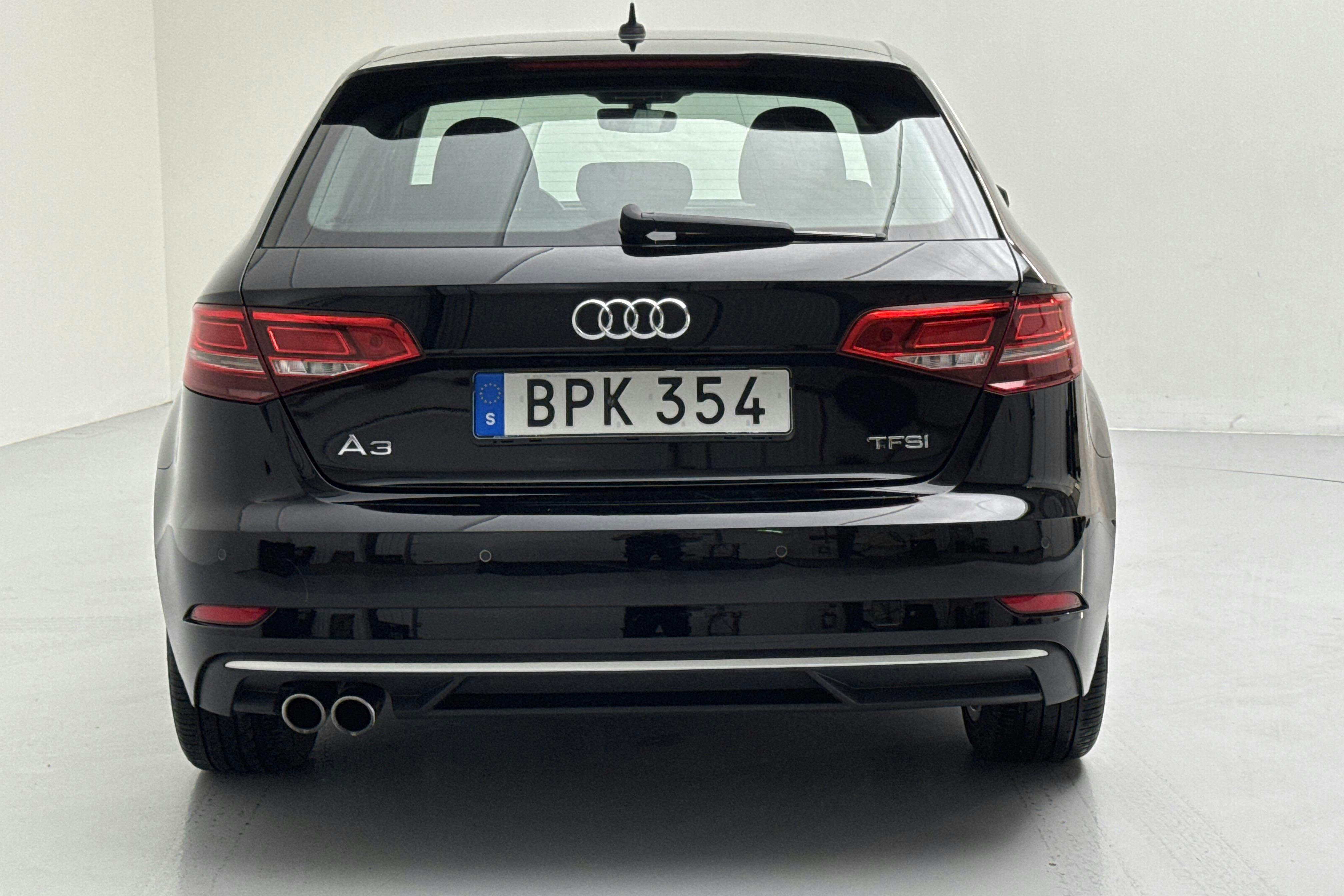 Audi A3 1.5 TFSI Sportback (150hk) - 10 459 mil - Manuell - svart - 2018
