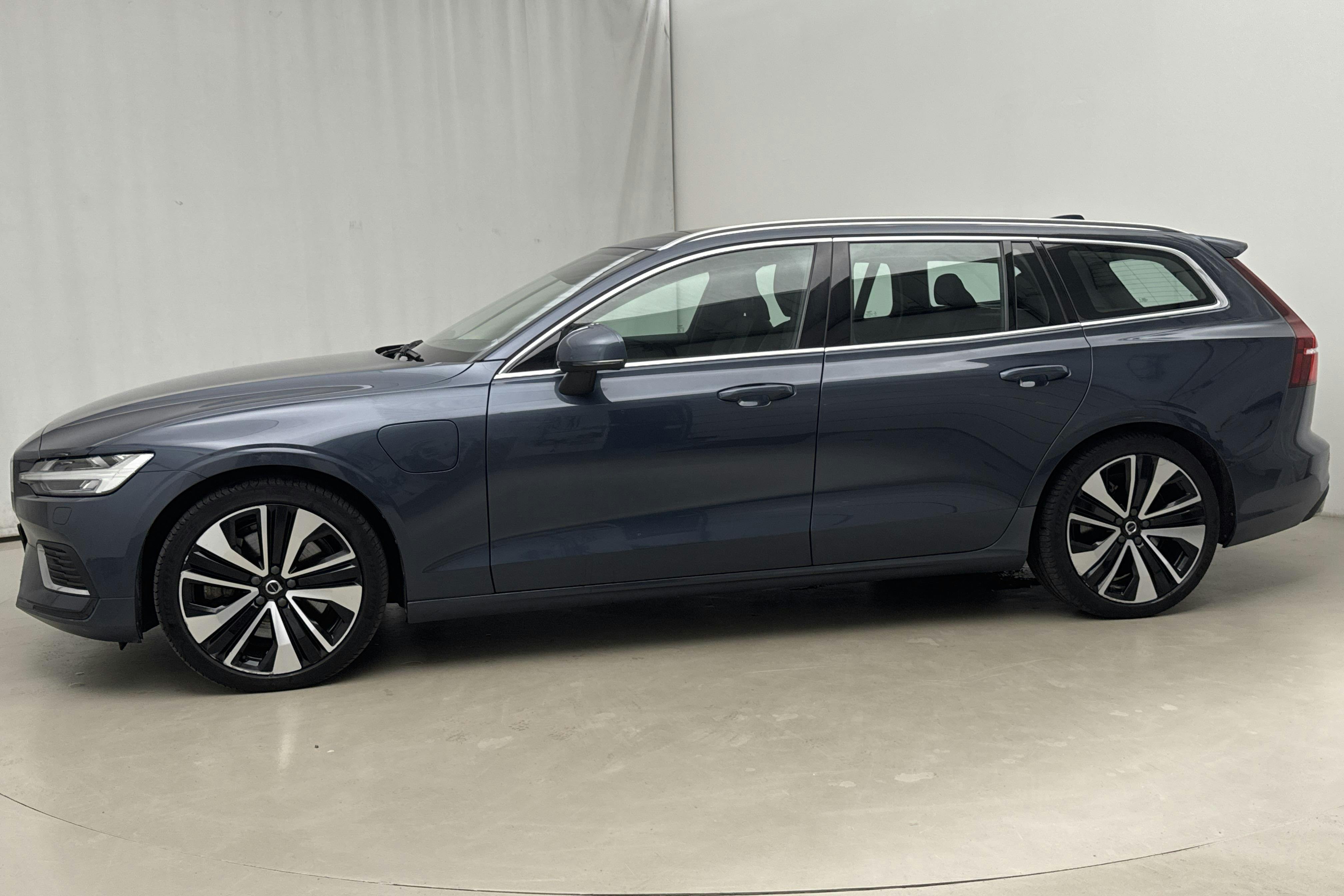 Presentation photo 2 of 22: Volvo V60 T6 AWD Recharge (350hk) - 105 750 km - Automatic - Dark Blue - 2022