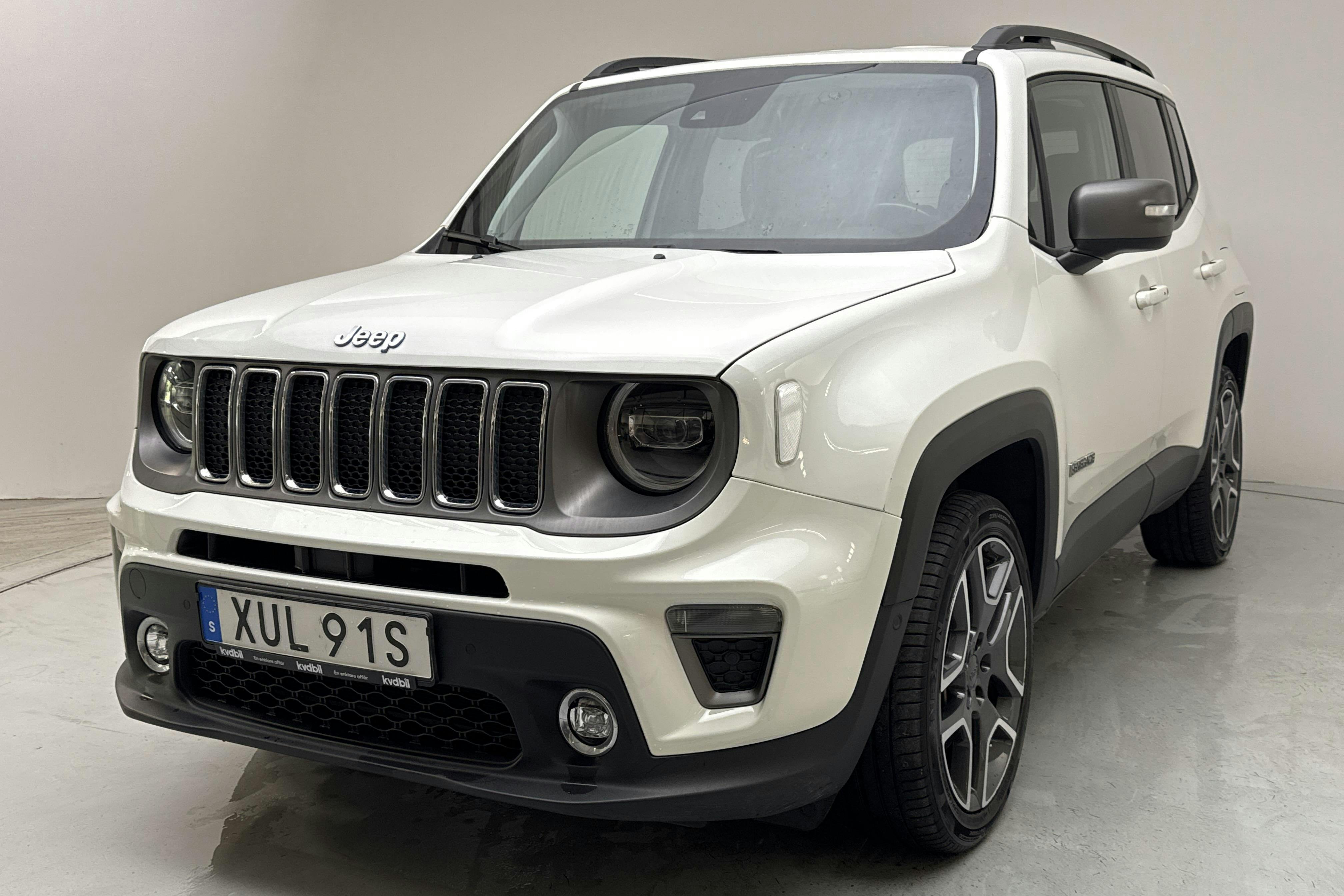 Jeep Renegade 1.3 PHEV 4WD (190hk) - 8 778 mil - Automat - vit - 2020