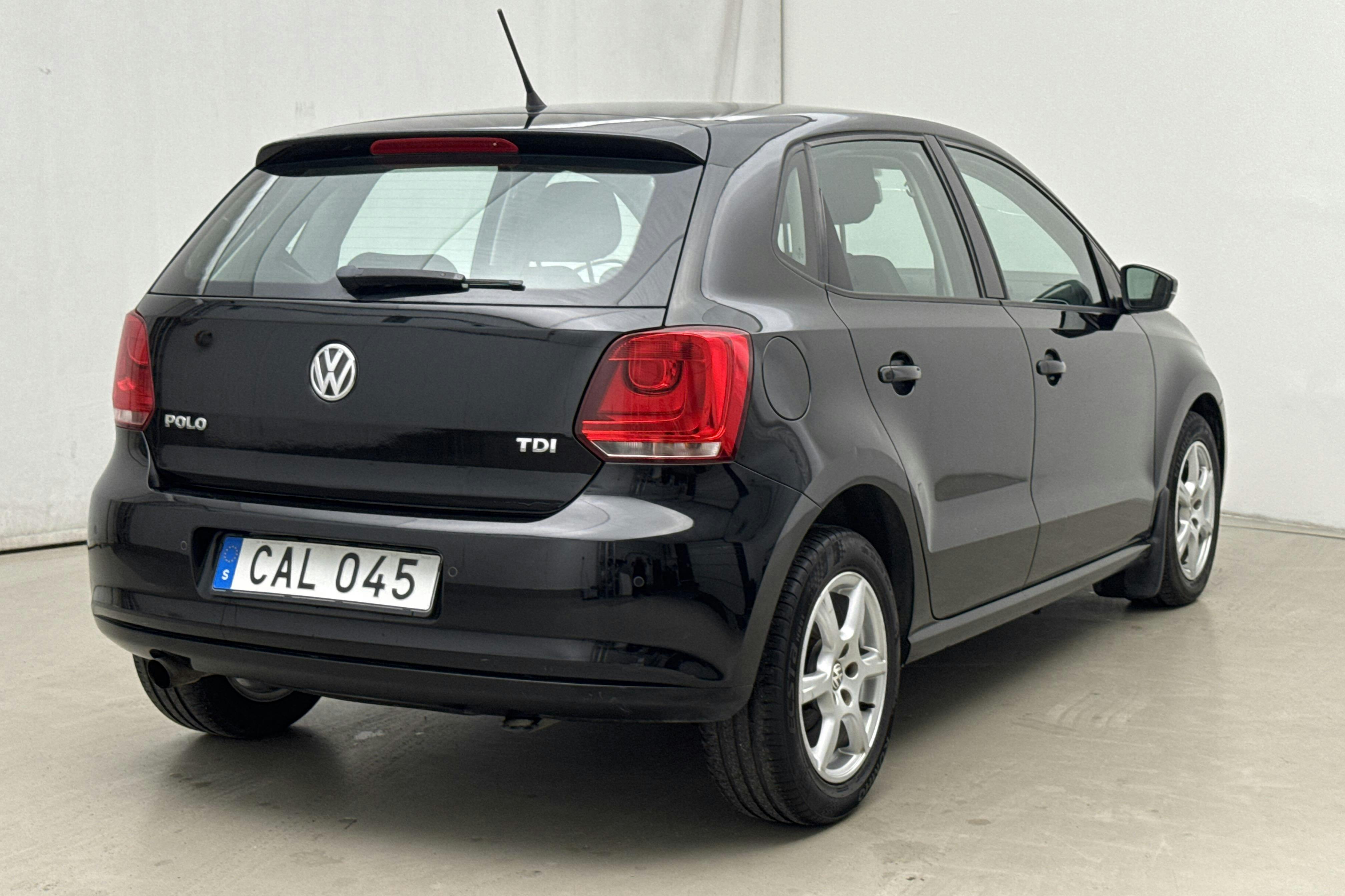 VW Polo 1.6 TDI 5dr (90hk) - 15 372 mil - Manuell - svart - 2012