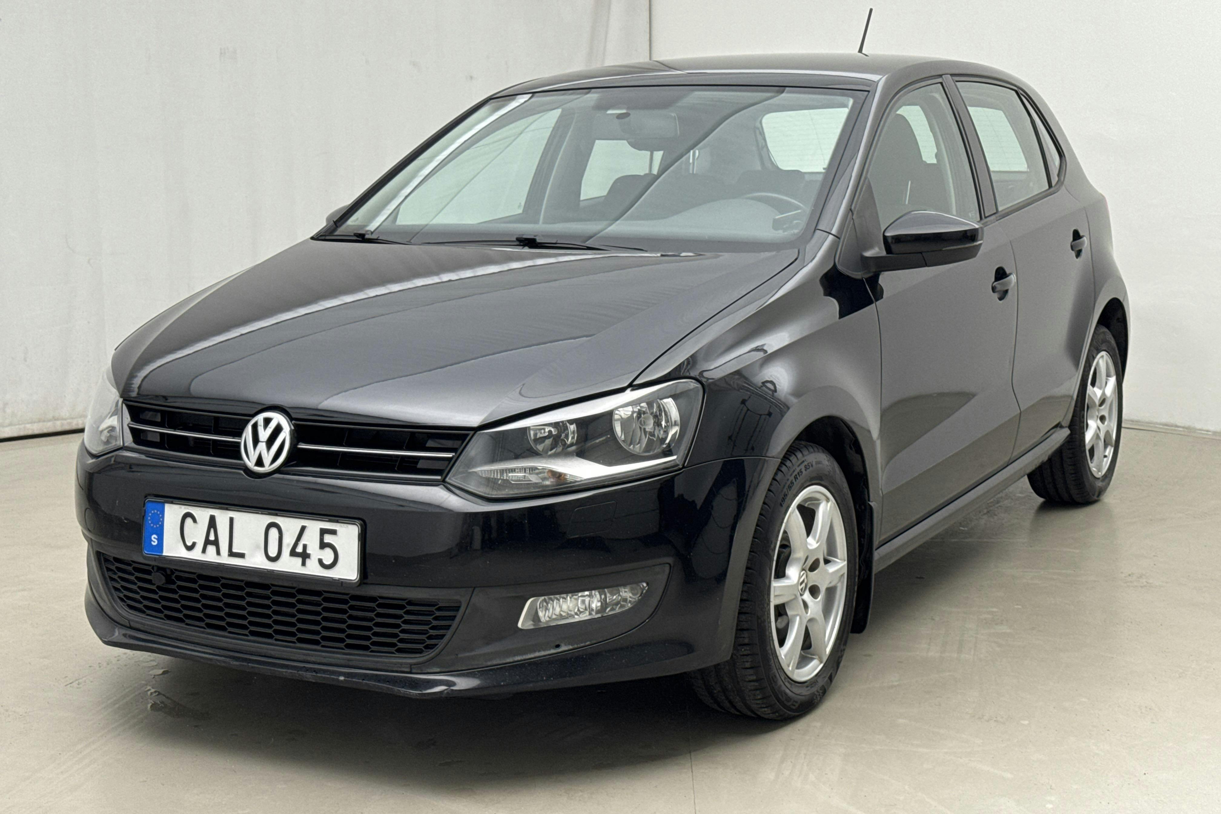 VW Polo 1.6 TDI 5dr (90hk) - 153 720 km - Manual - black - 2012