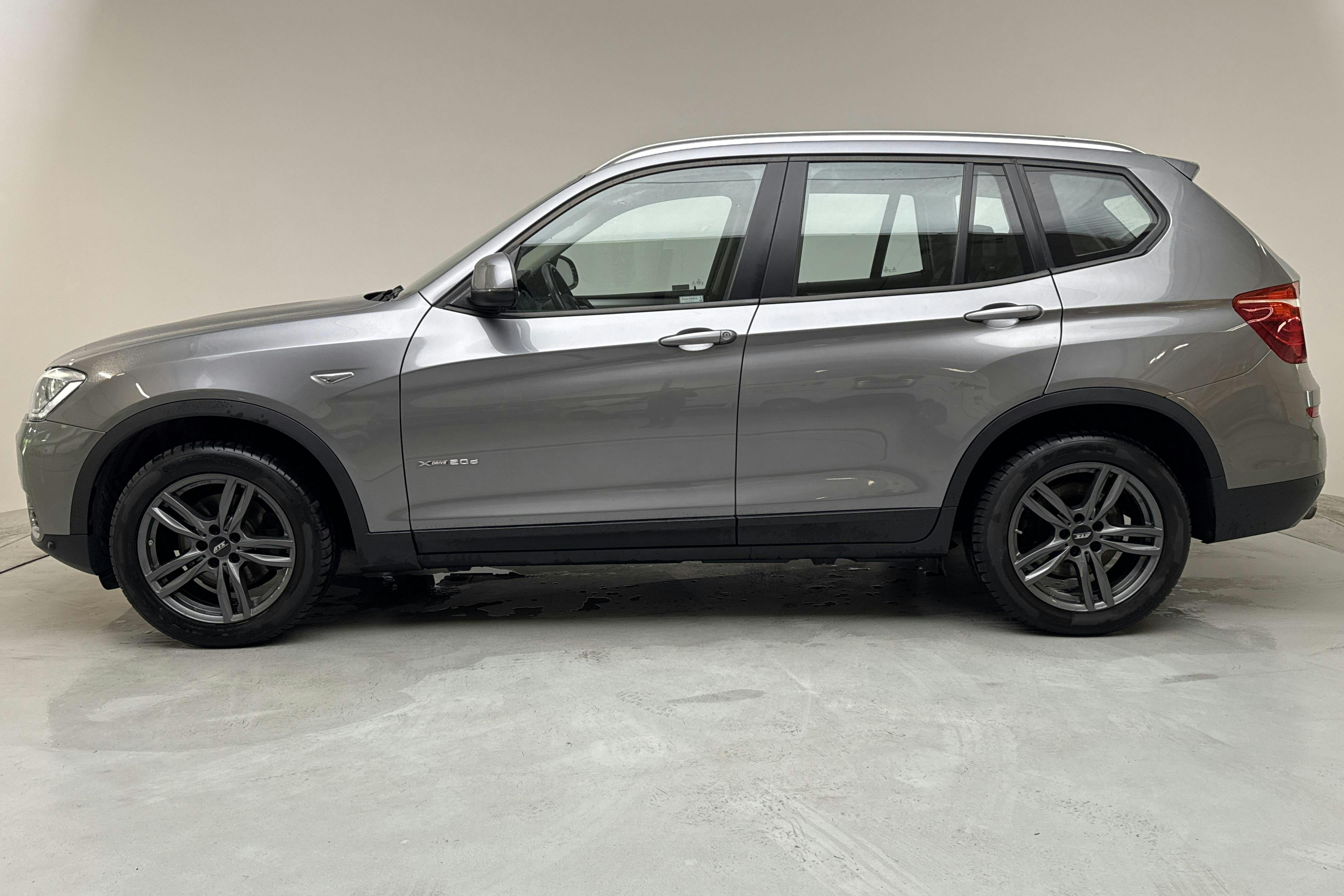 Presentationsfoto 2 av 14: BMW X3 xDrive20d, F25 (190hk) - 15 056 mil - Automat - grå - 2017