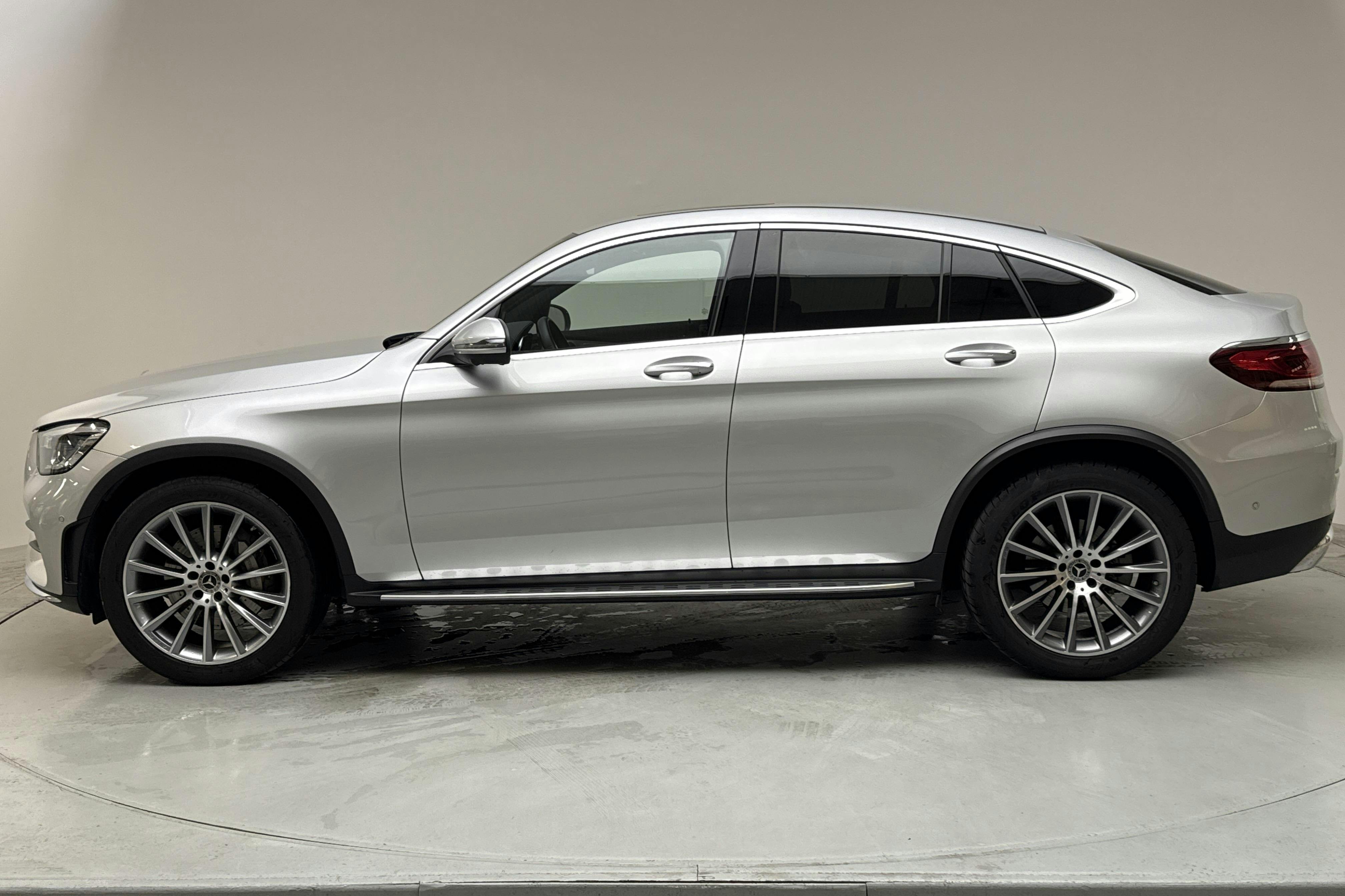Presentationsfoto 2 av 14: Mercedes GLC 400 d 4MATIC Coupé C253 (330hk) - 4 577 mil - Automat - silver - 2020