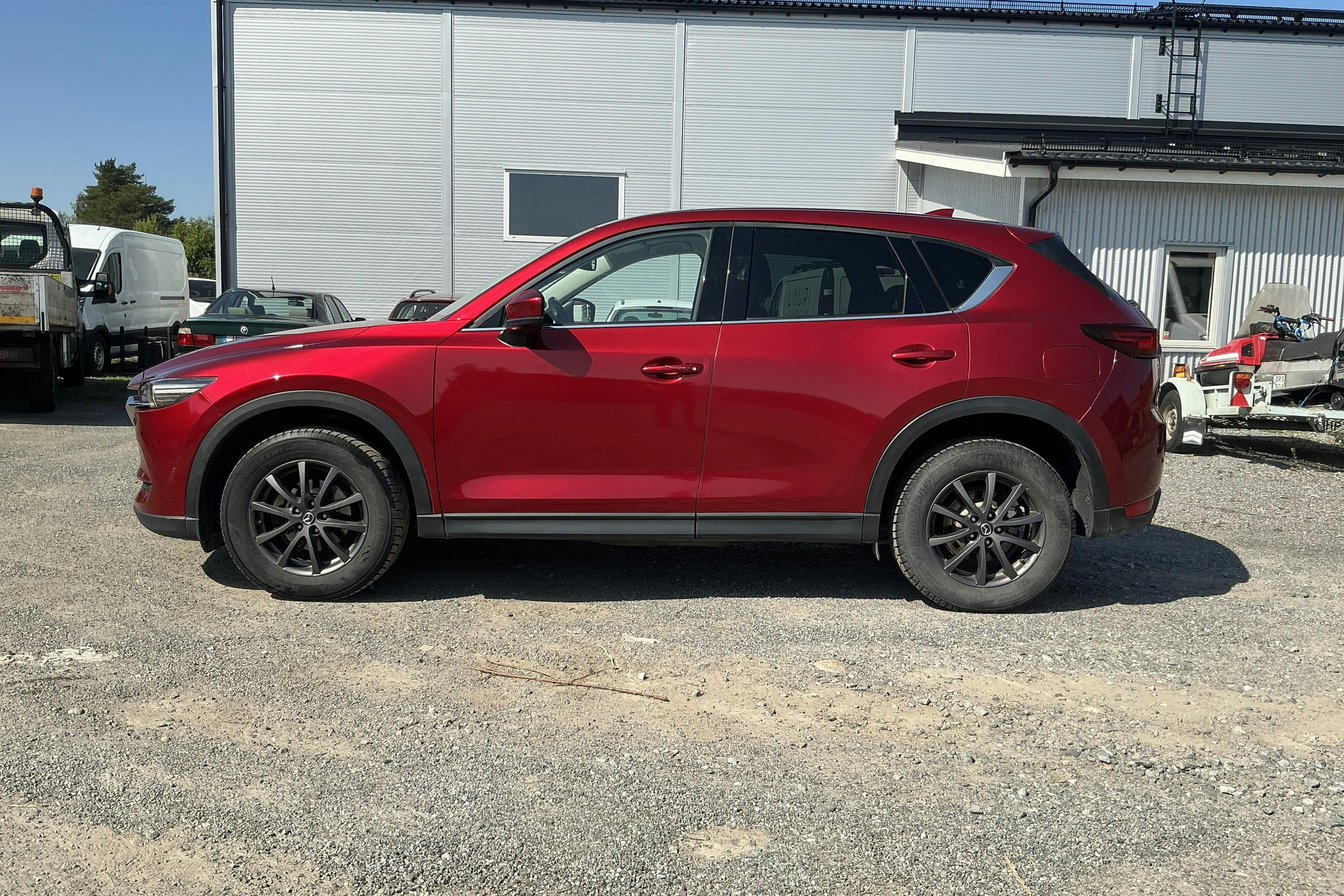 Presentationsfoto 2 av 15: Mazda CX-5 2.2 DE AWD (175hk) - 18 250 mil - Automat - röd - 2017