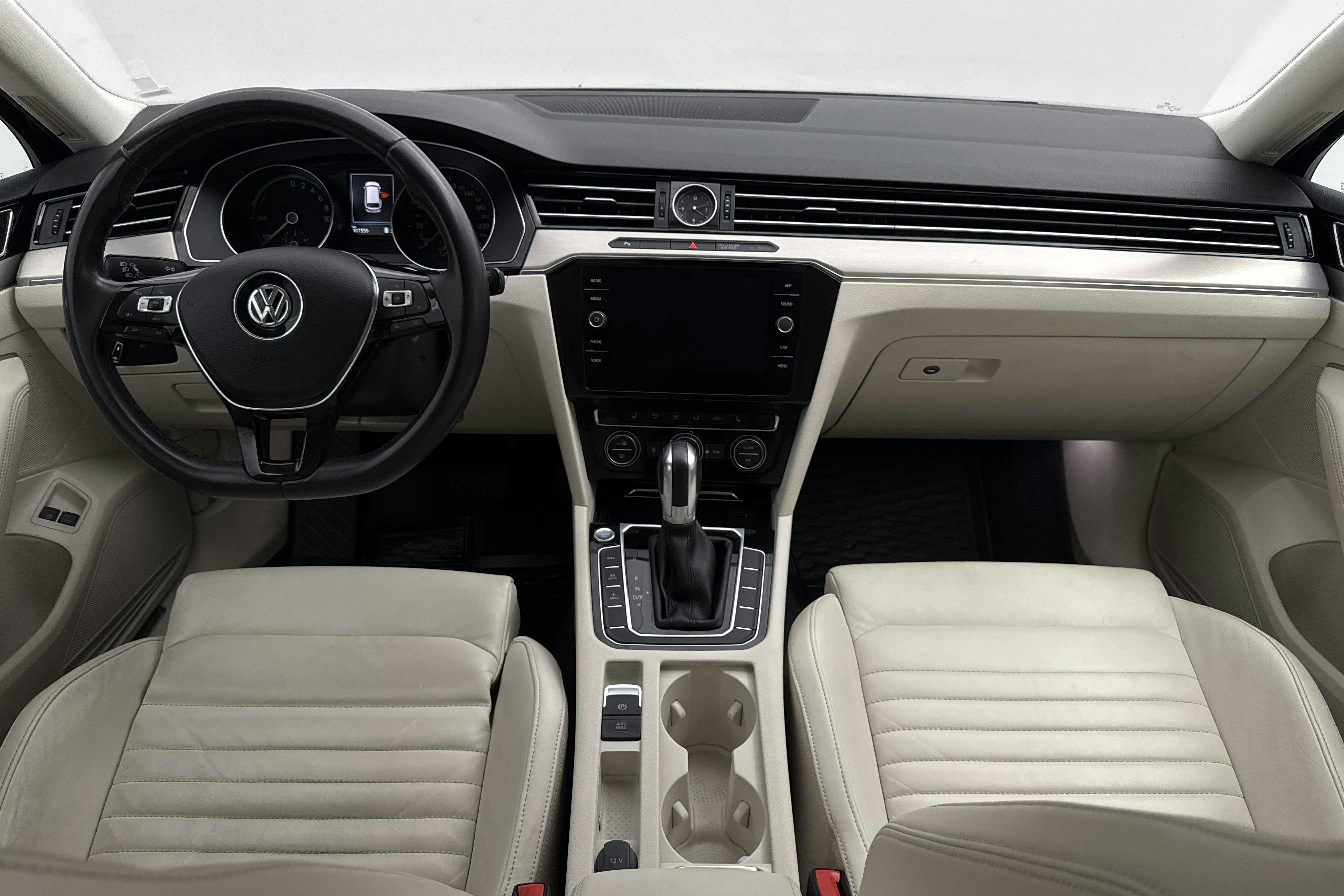 VW Passat 1.4 Plug-in-Hybrid Sportscombi (218hk) - 10 156 mil - Automat - Dark Blue - 2018