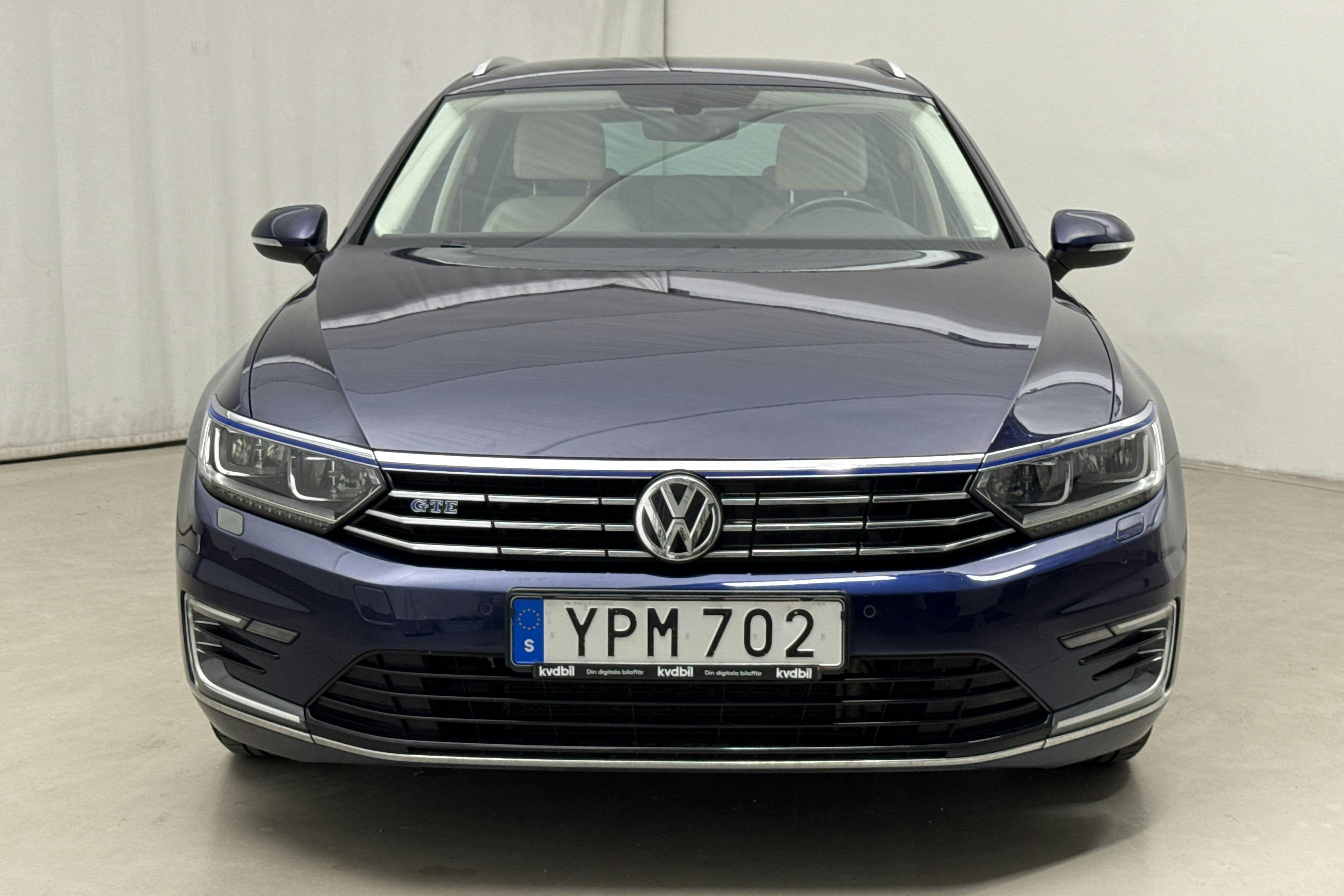 VW Passat 1.4 Plug-in-Hybrid Sportscombi (218hk) - 10 156 mil - Automat - Dark Blue - 2018