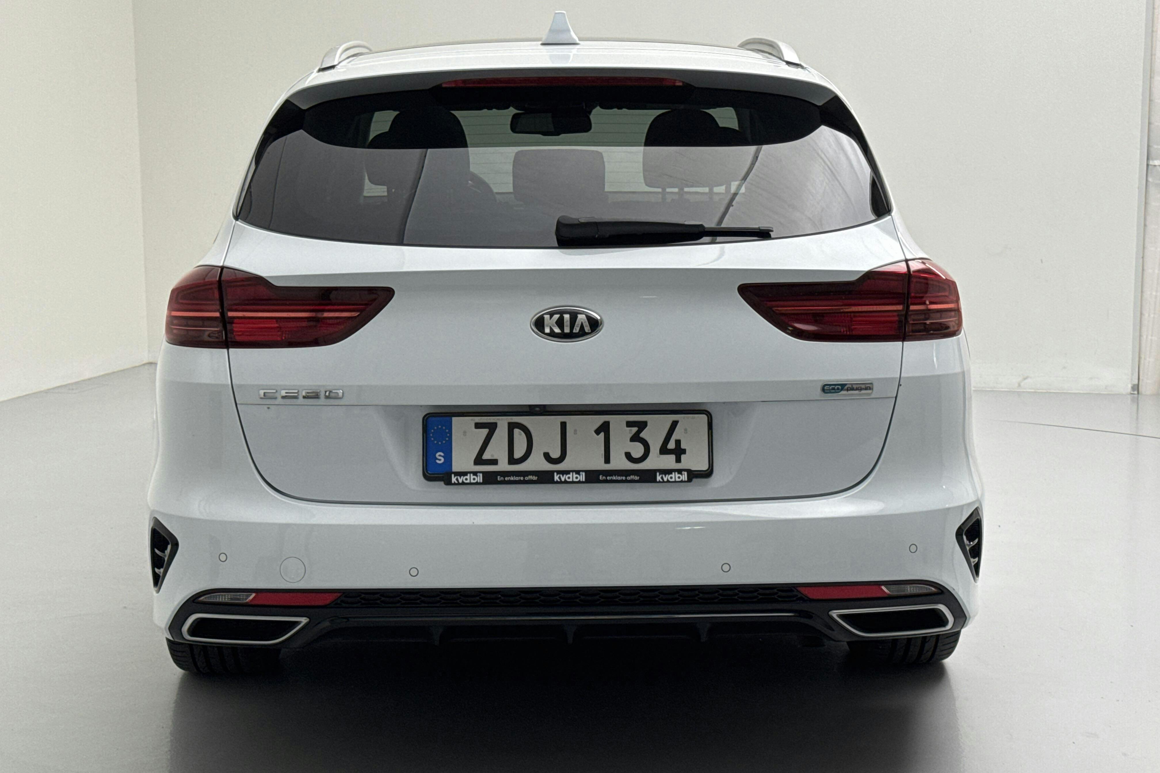 KIA Ceed 1.6 Plug-in Hybrid SW (141hk) - 11 809 mil - Automat - vit - 2021