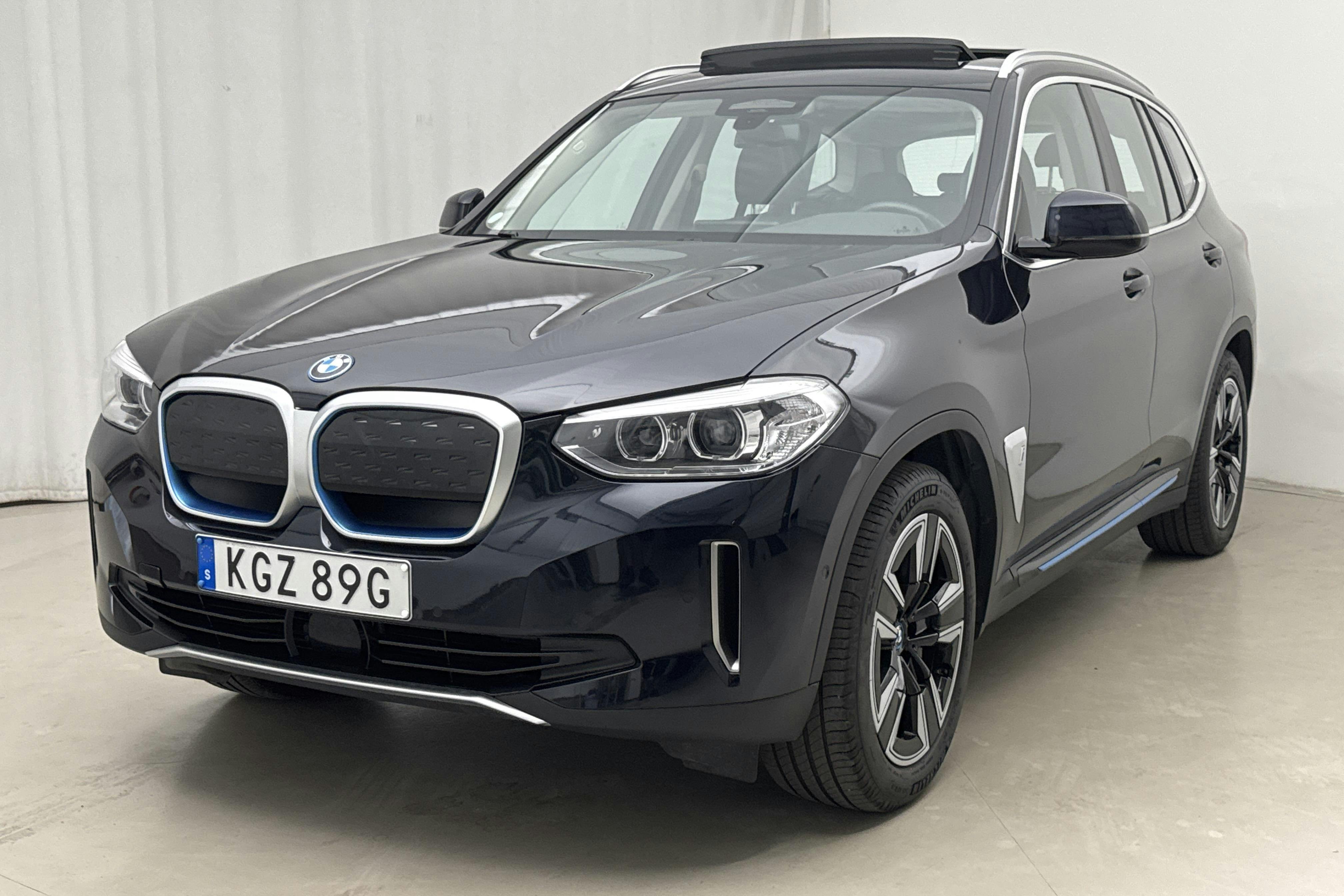 BMW iX3, G08 (286hk) - 7 141 mil - Automat - svart - 2021