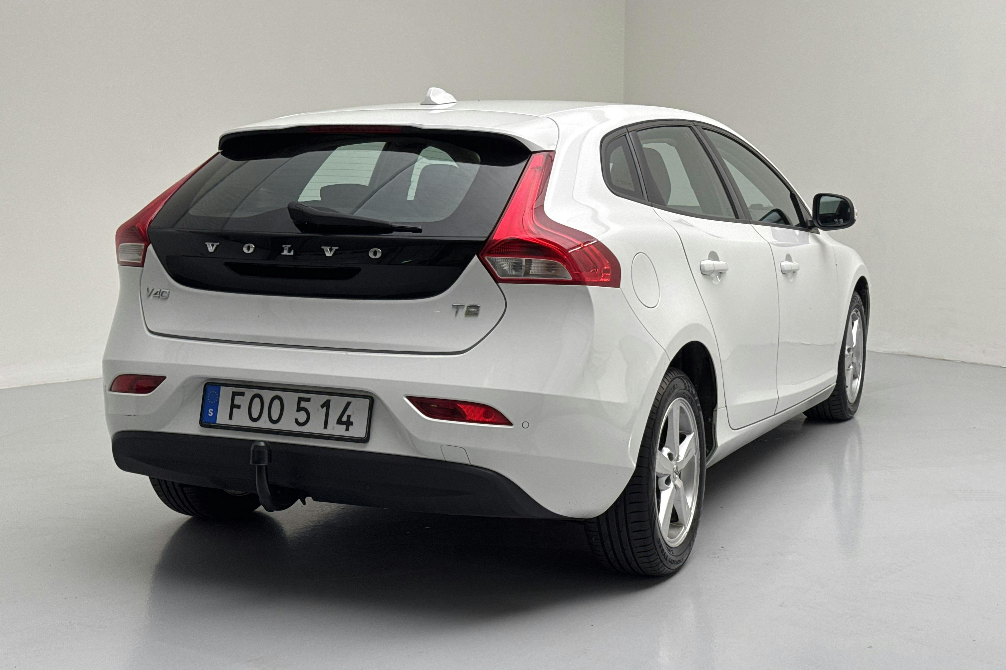 Volvo V40 T2 (122hk) - 13 480 mil - Manuell - vit - 2017