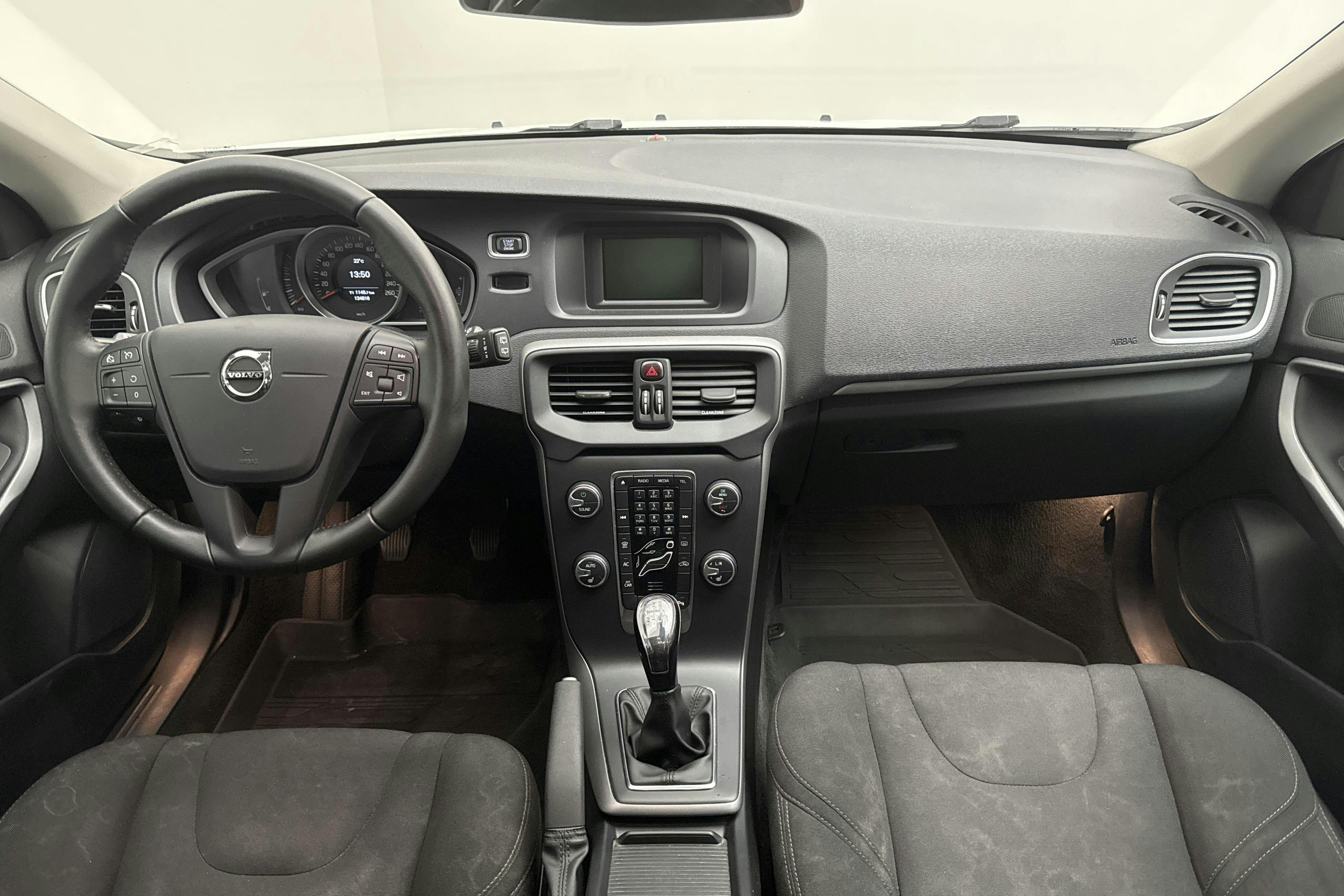 Volvo V40 T2 (122hk) - 13 480 mil - Manuell - vit - 2017